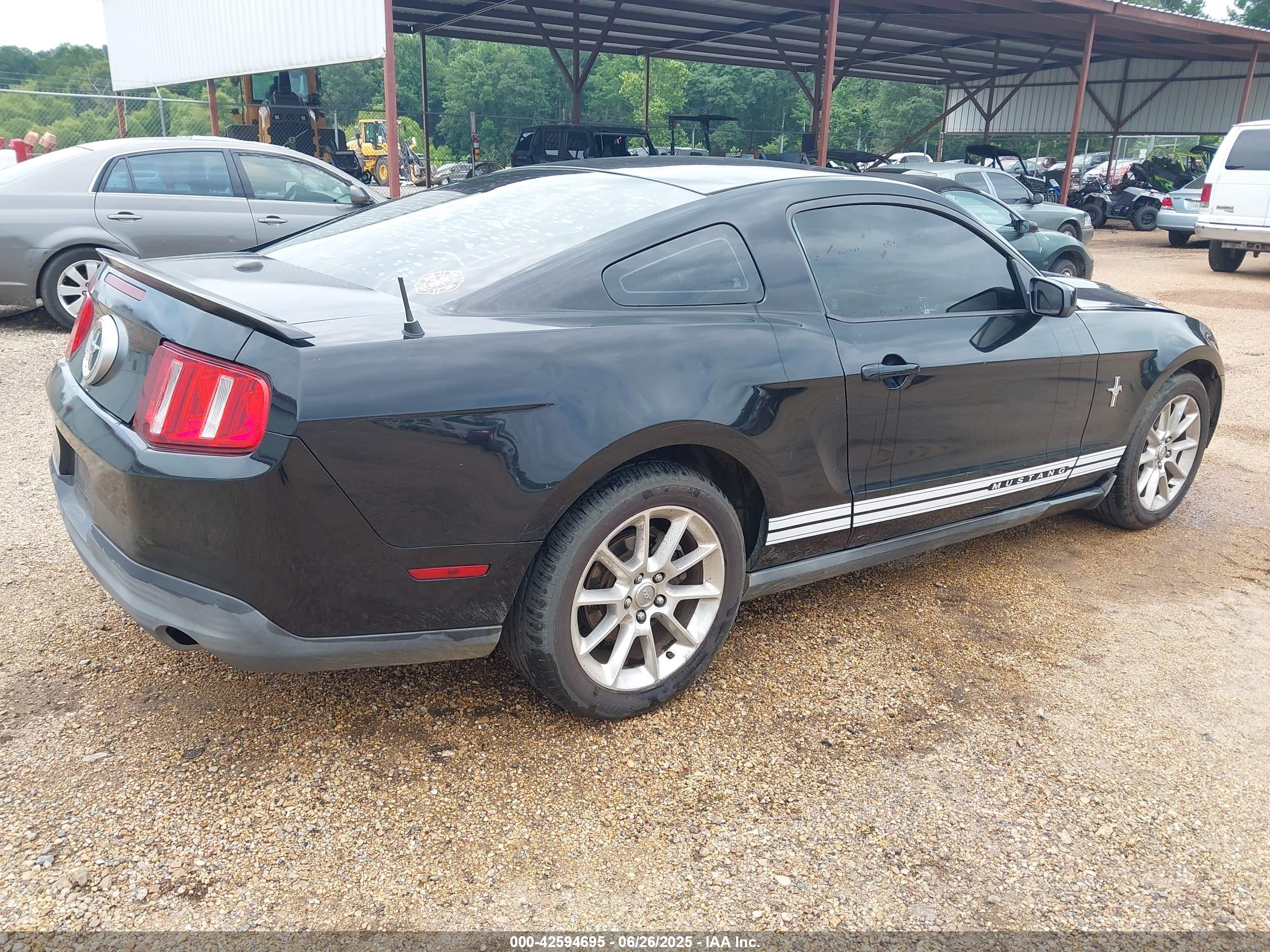 FORD MUSTANG image 4