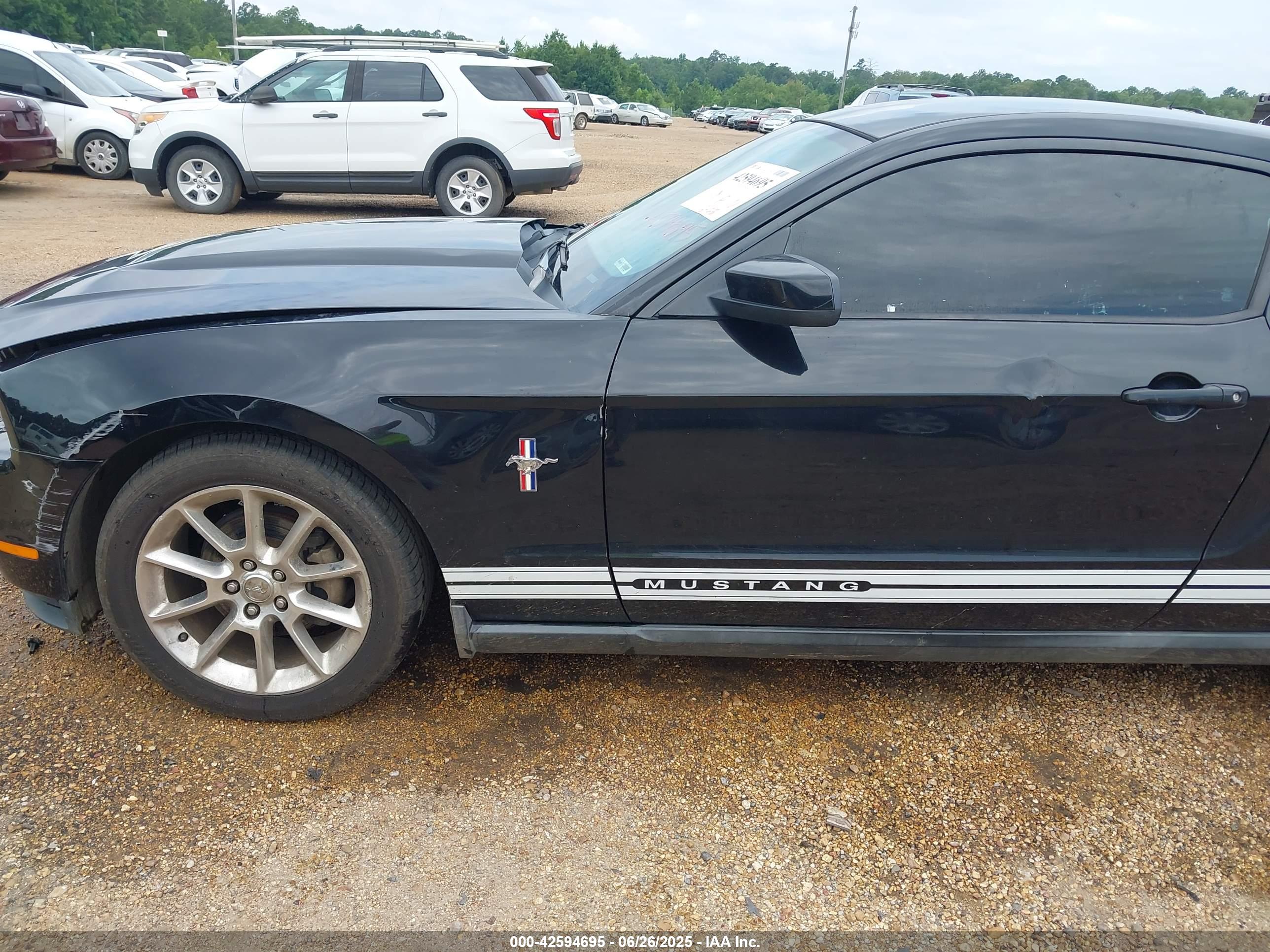 FORD MUSTANG image 6