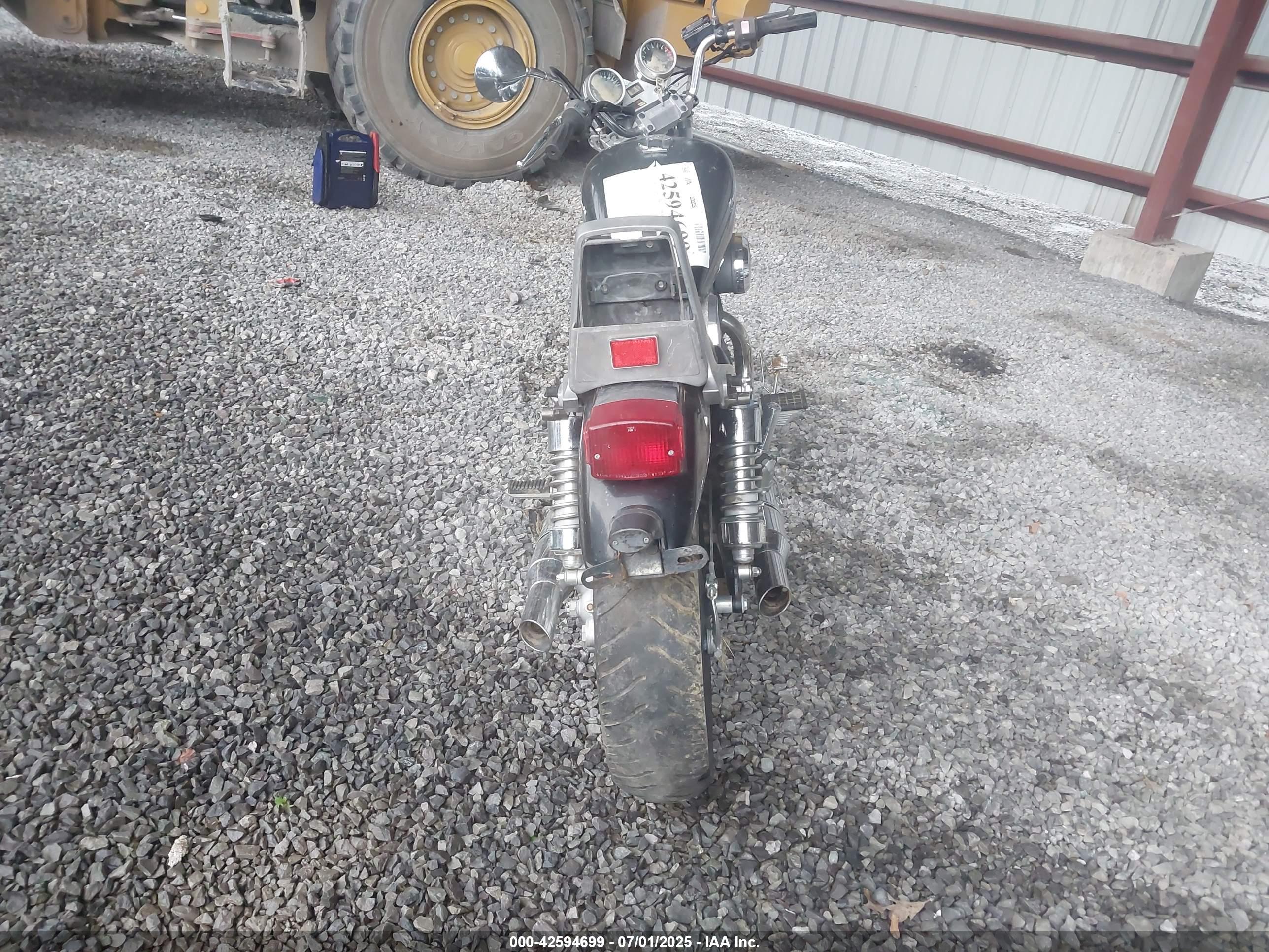 KAWASAKI VN750 image 6