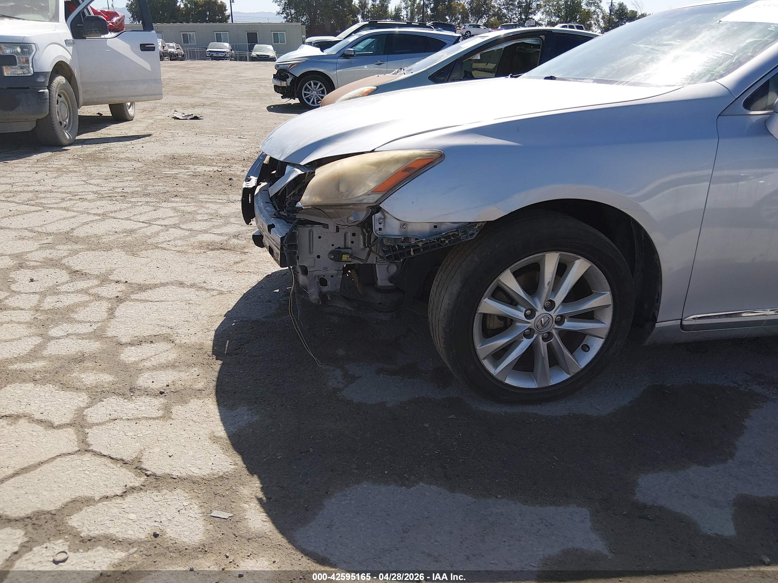LEXUS ES image 6