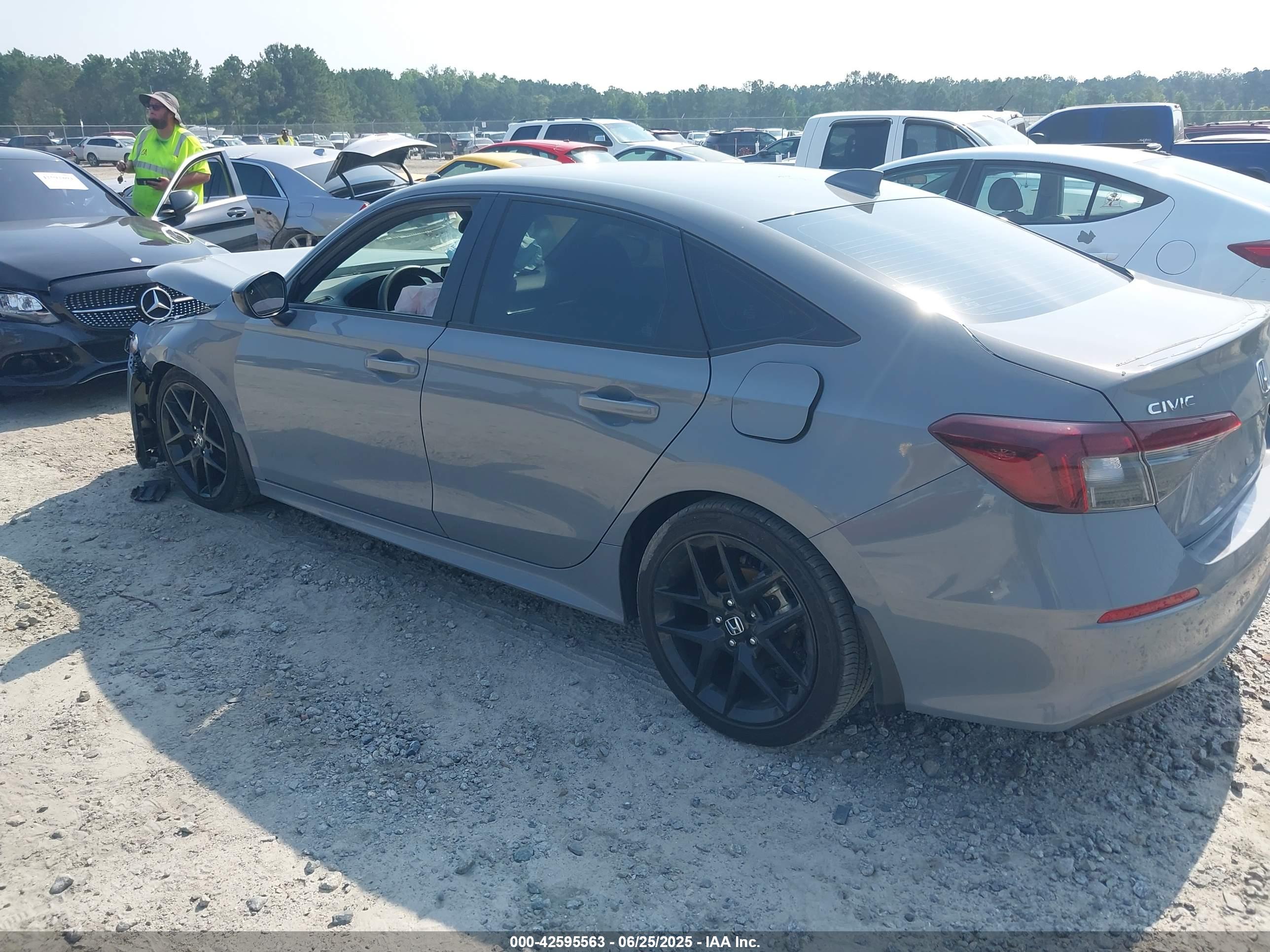 HONDA CIVIC image 3