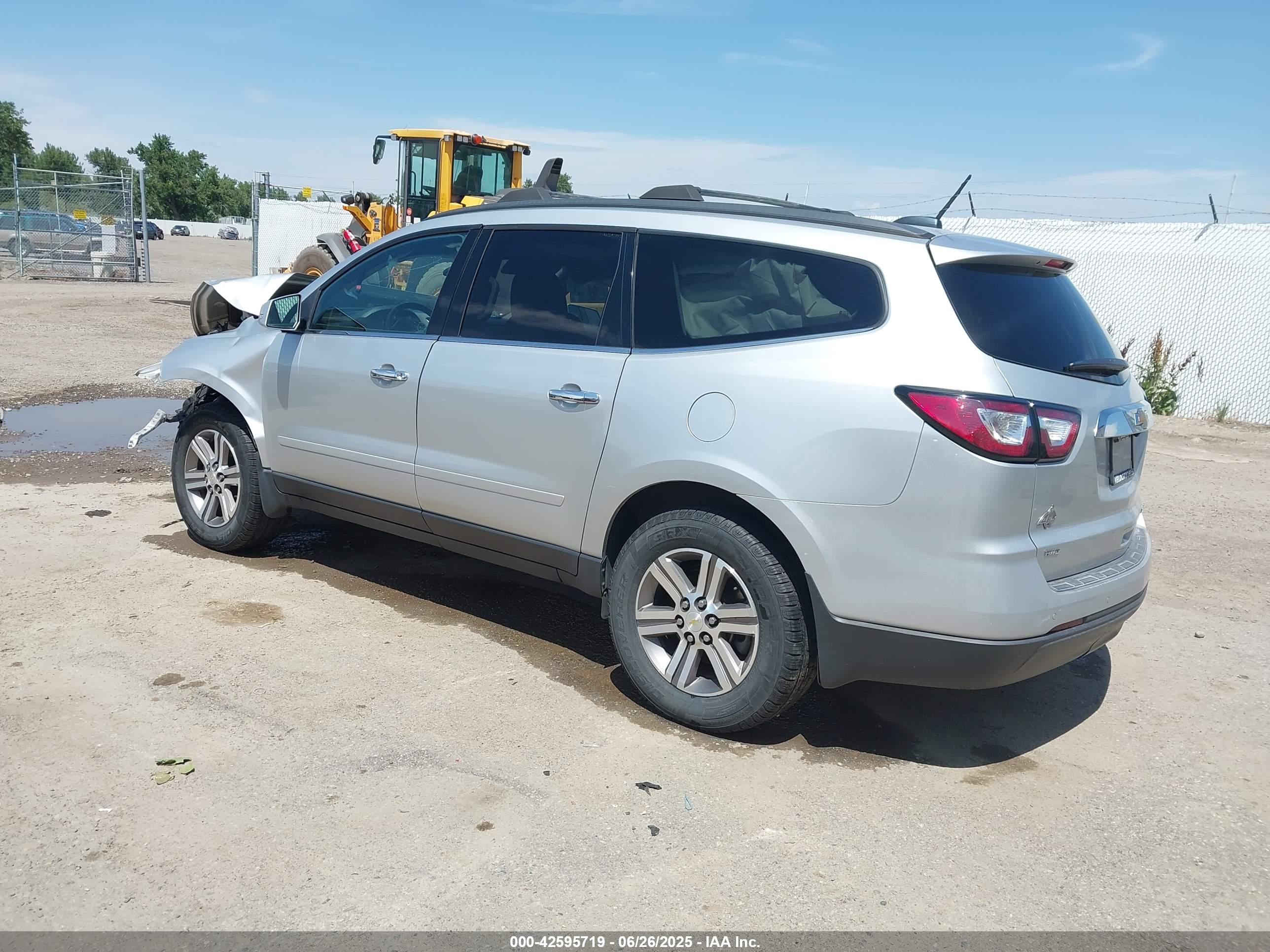 CHEVROLET TRAVERSE image 3