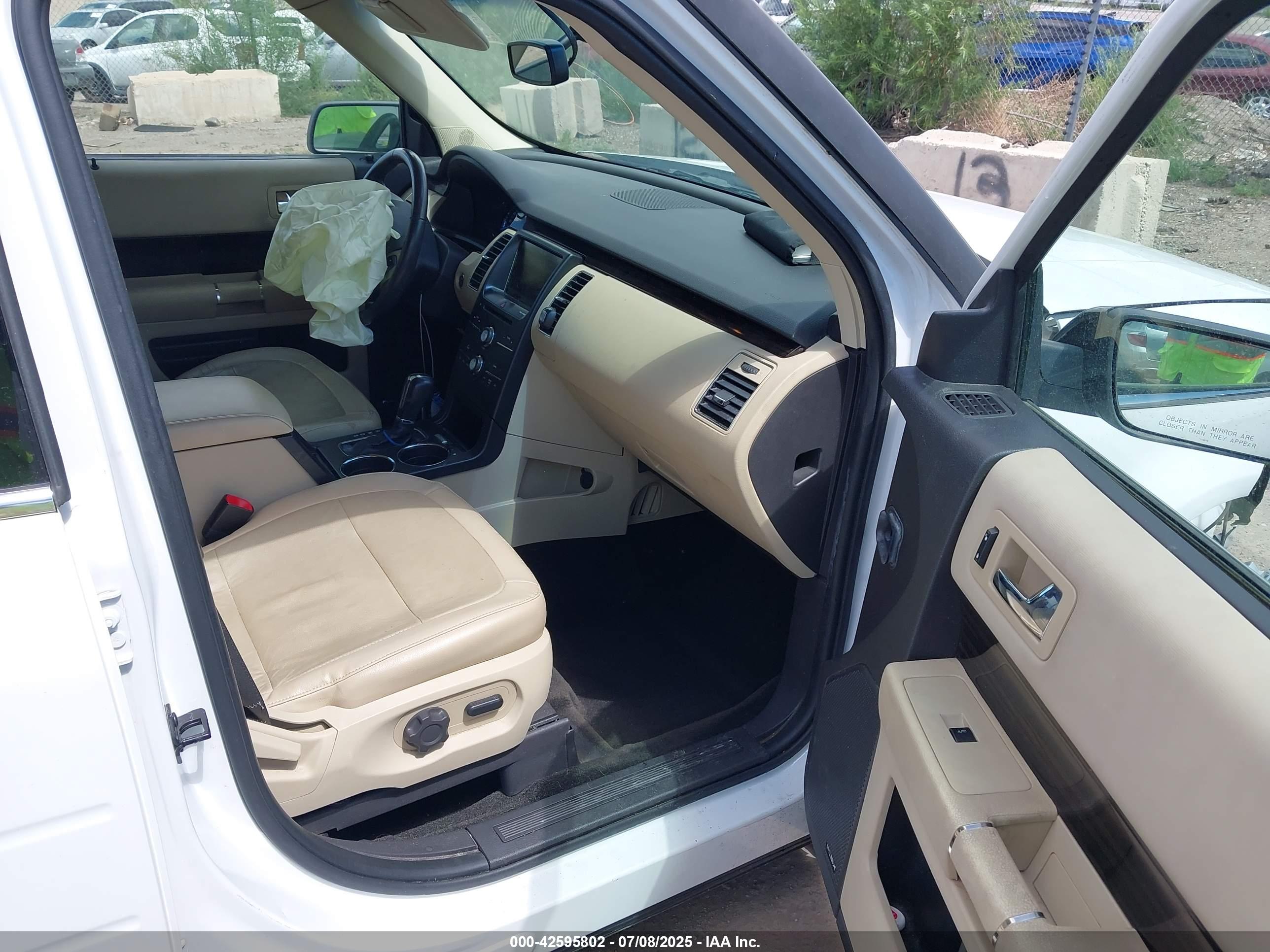 FORD FLEX image 5