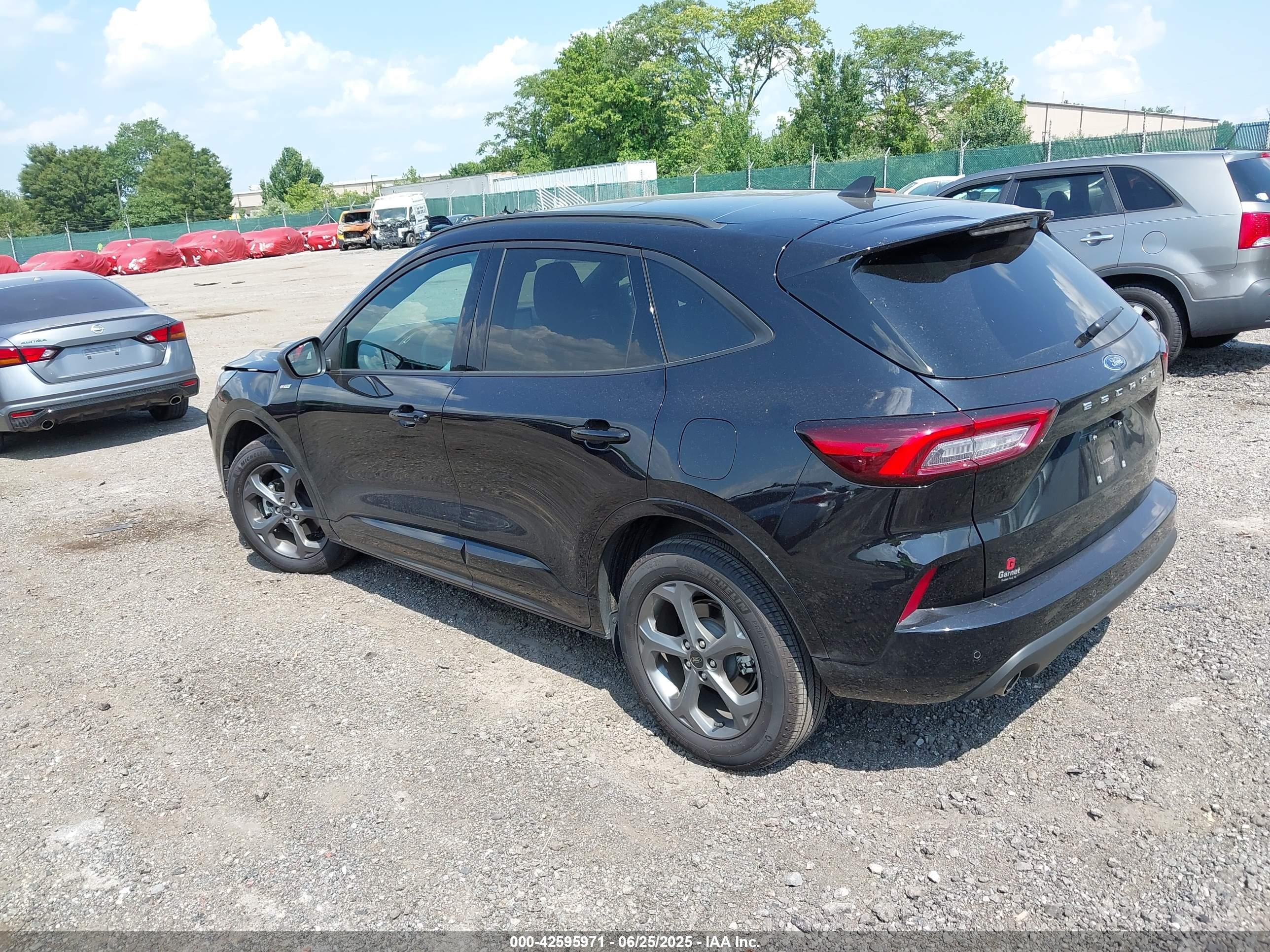 FORD ESCAPE image 3