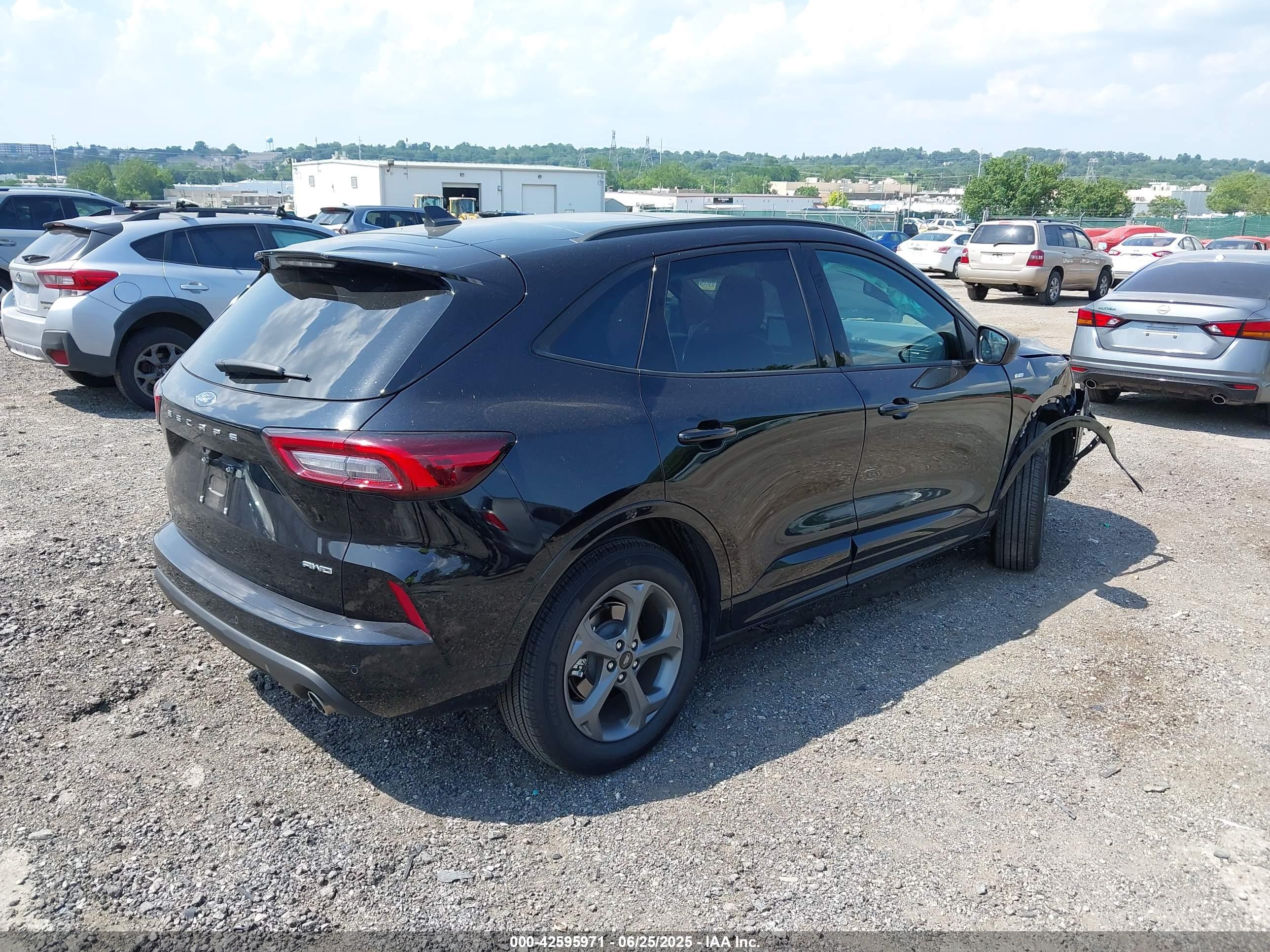 FORD ESCAPE image 4