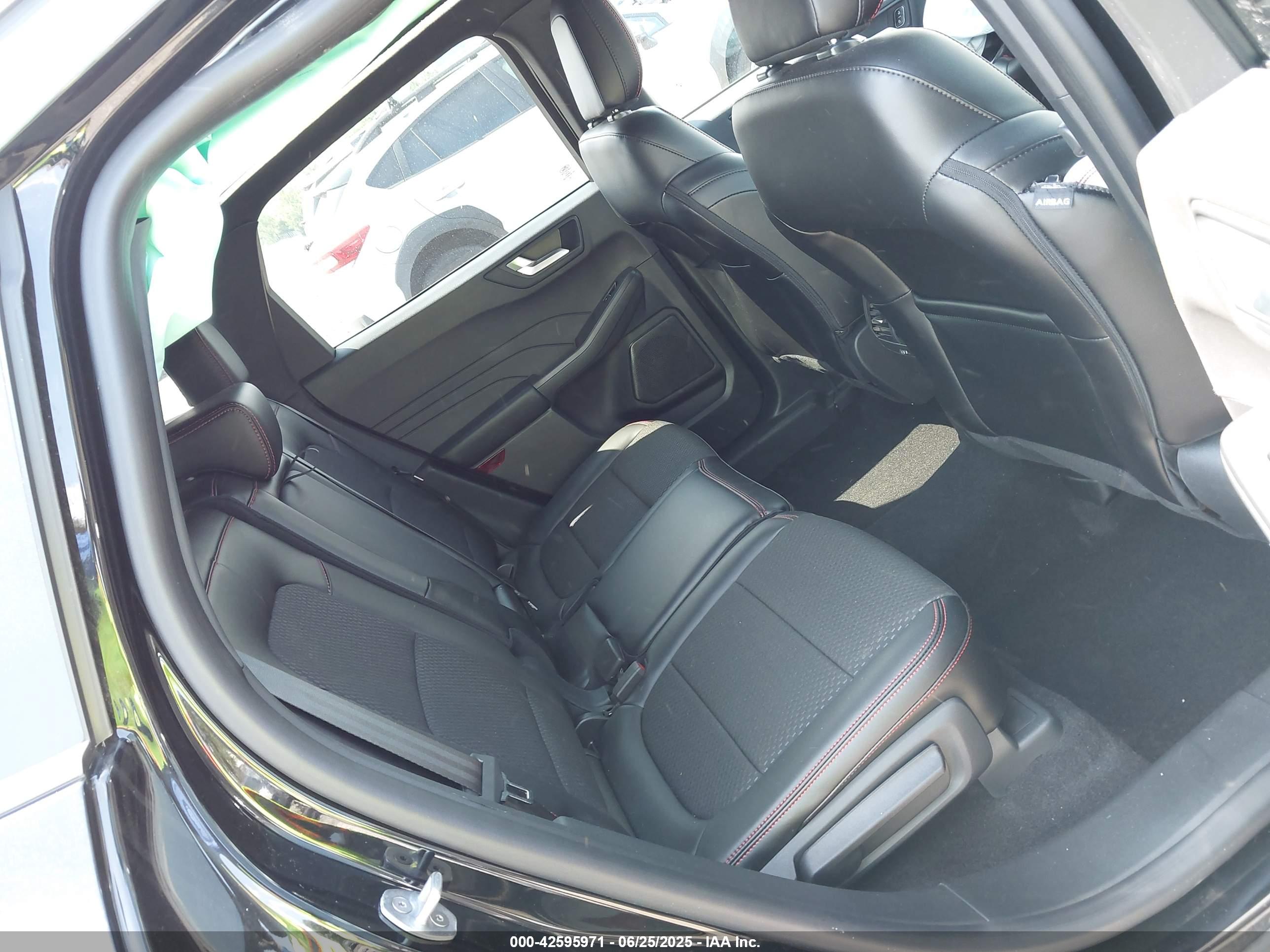 FORD ESCAPE image 8