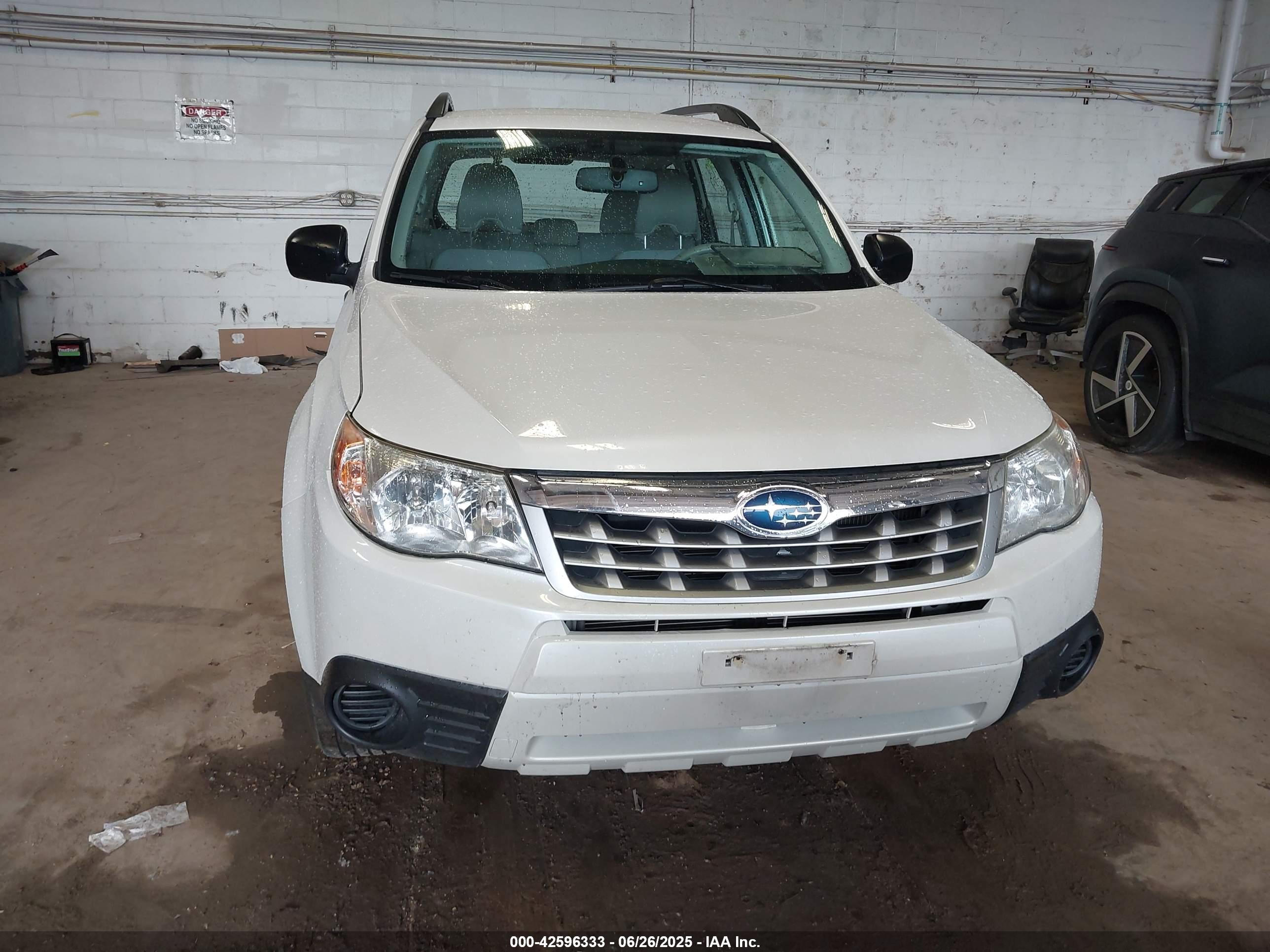 SUBARU FORESTER image 6