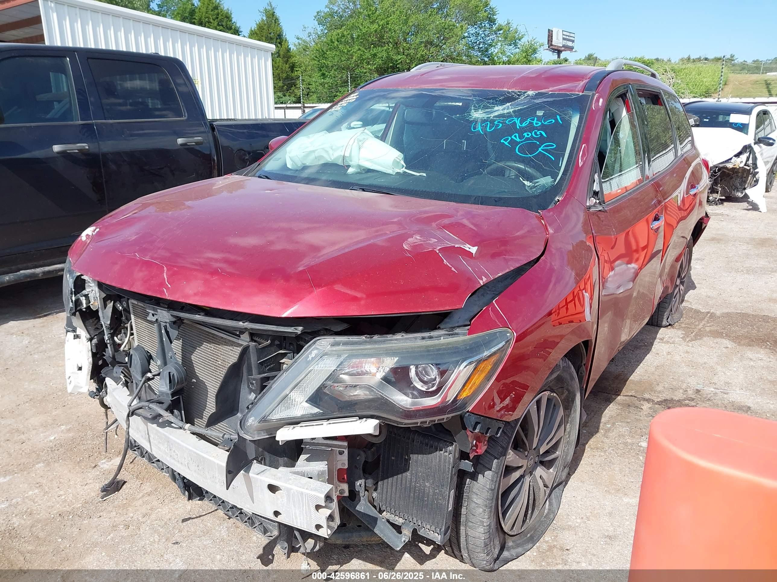 NISSAN PATHFINDER image 2