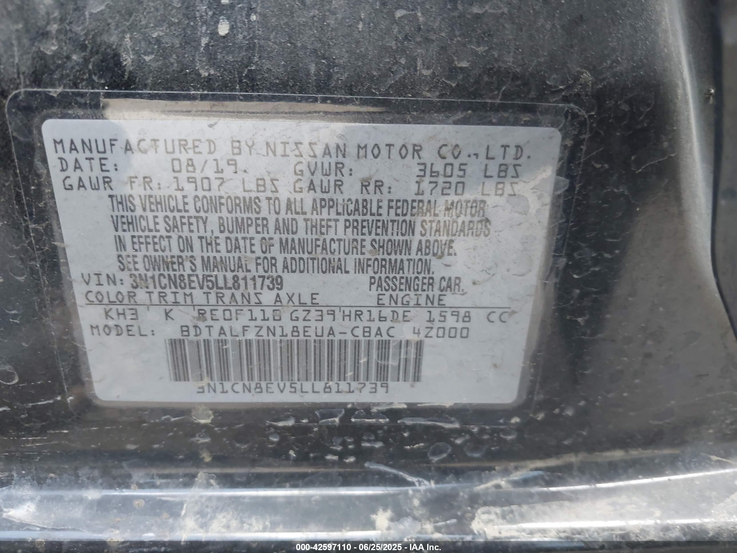 NISSAN VERSA image 9
