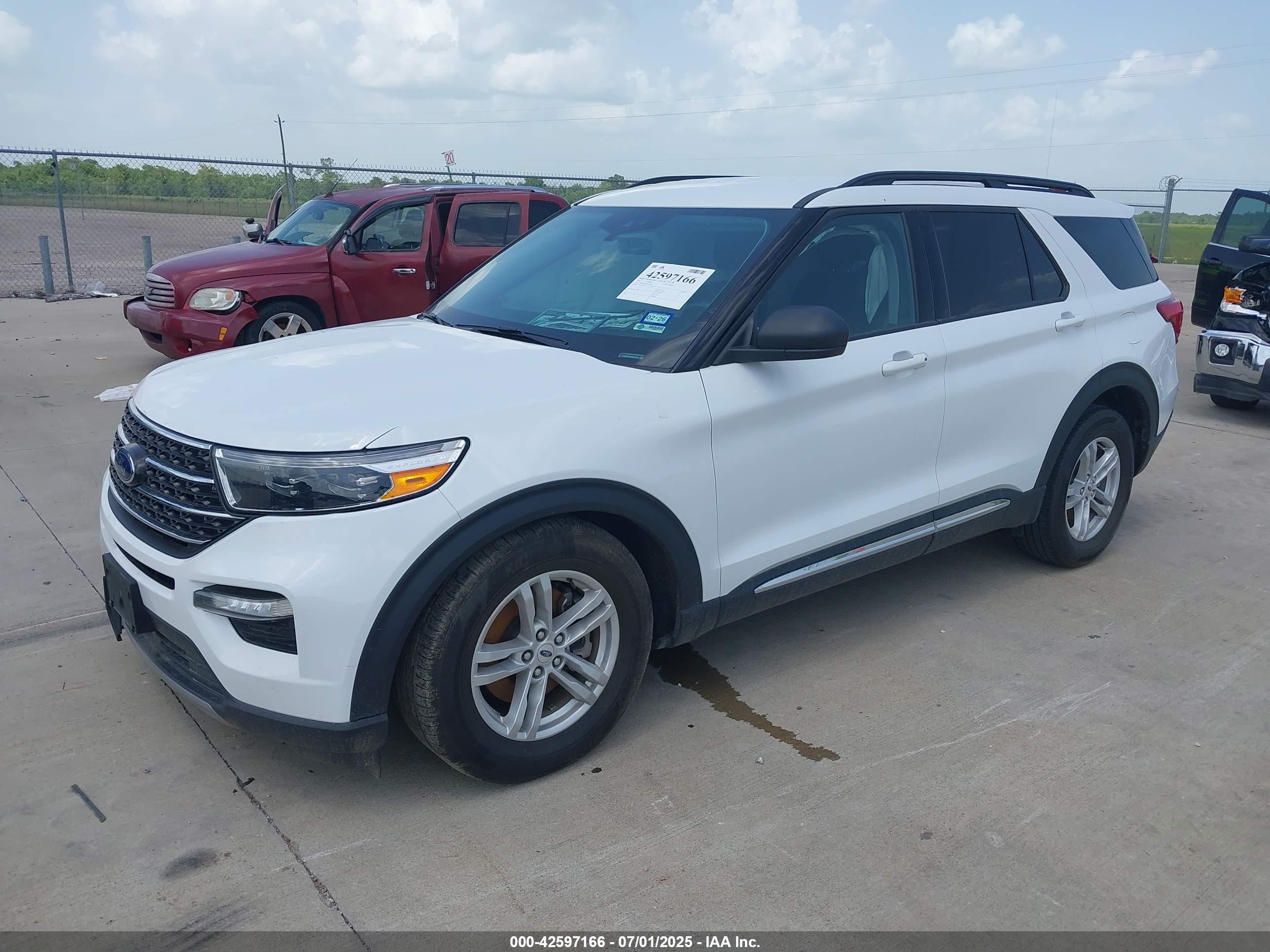 FORD EXPLORER image 2