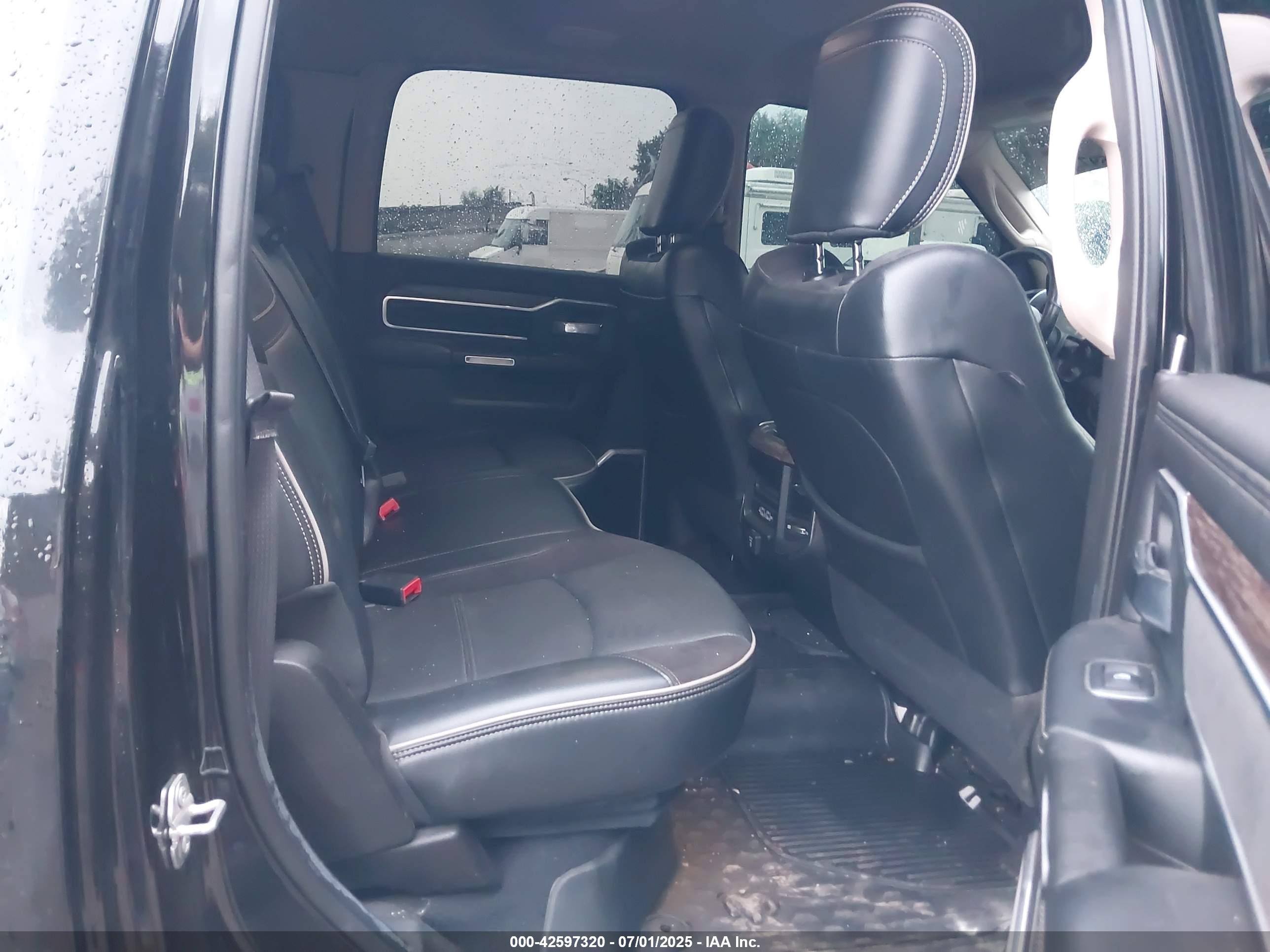 RAM 2500 image 8