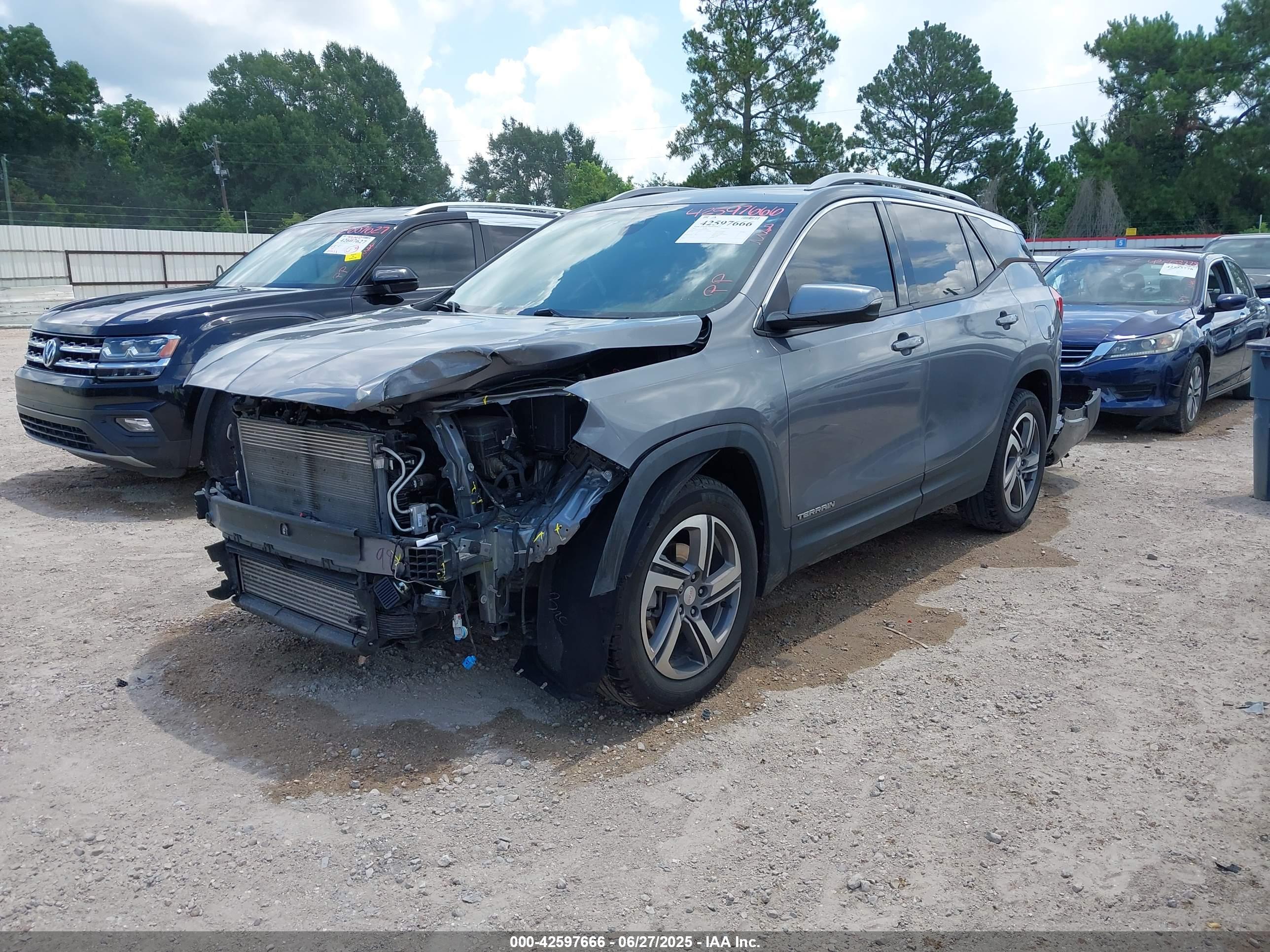GMC TERRAIN image 2