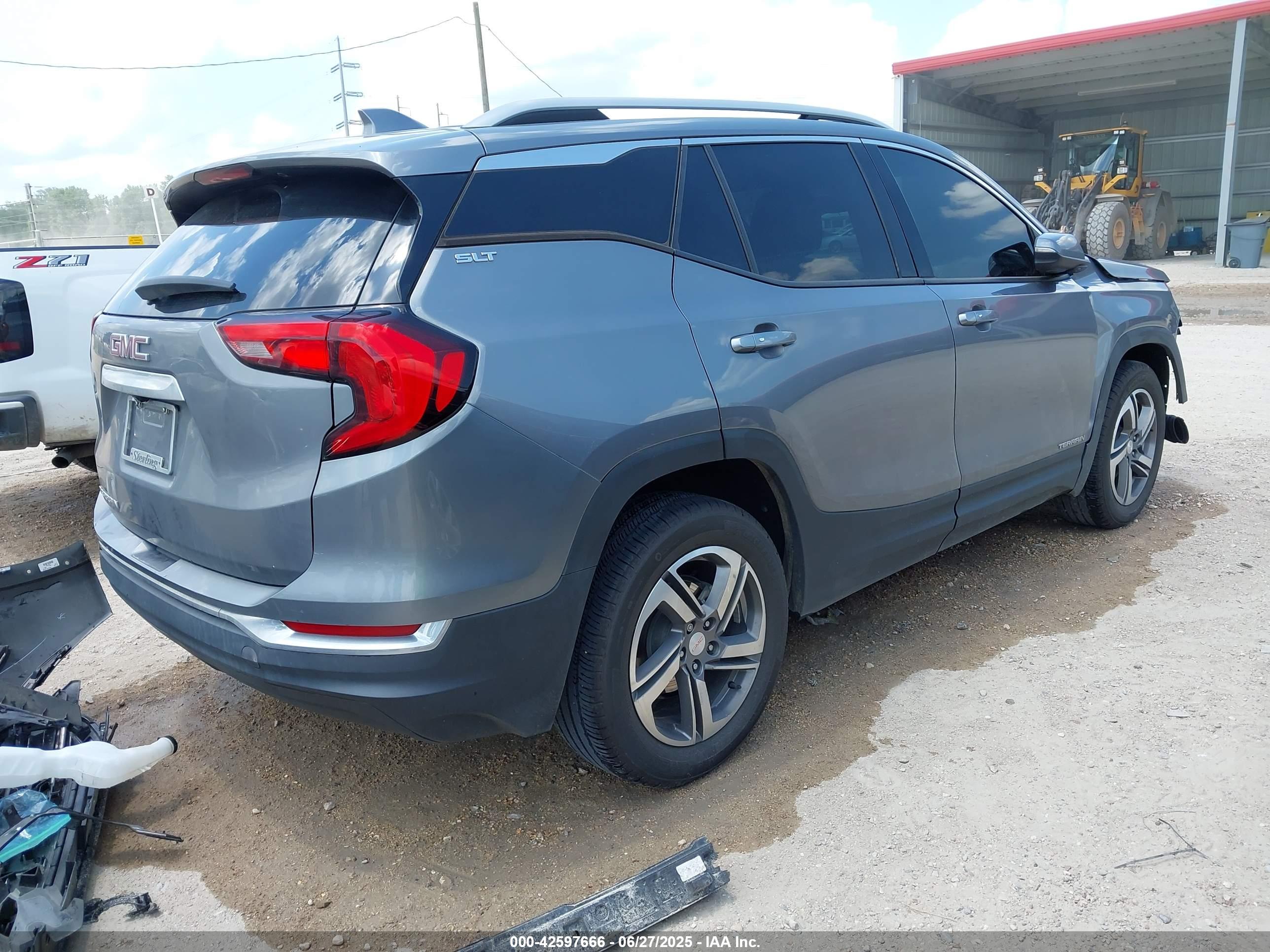 GMC TERRAIN image 4