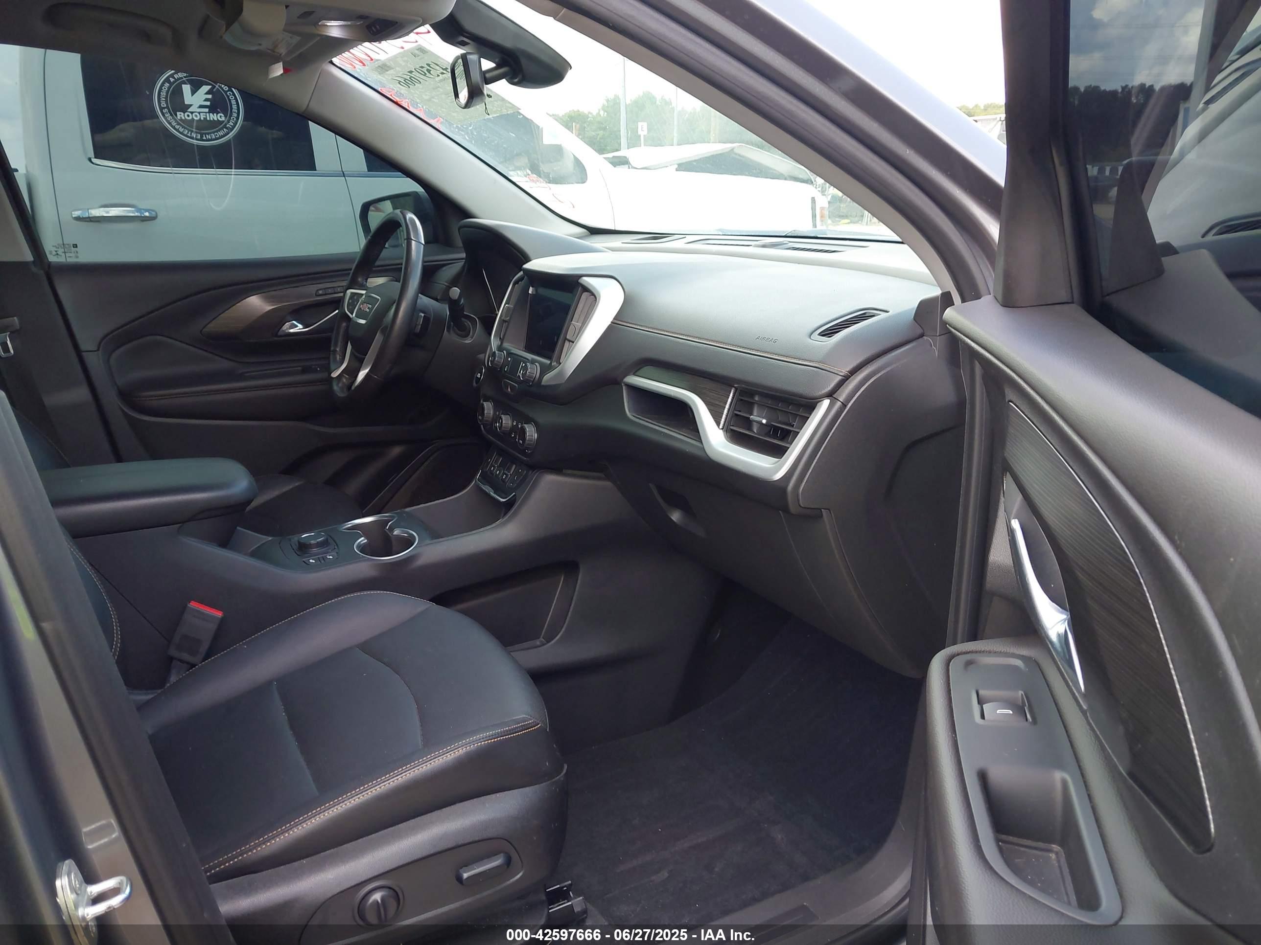 GMC TERRAIN image 5