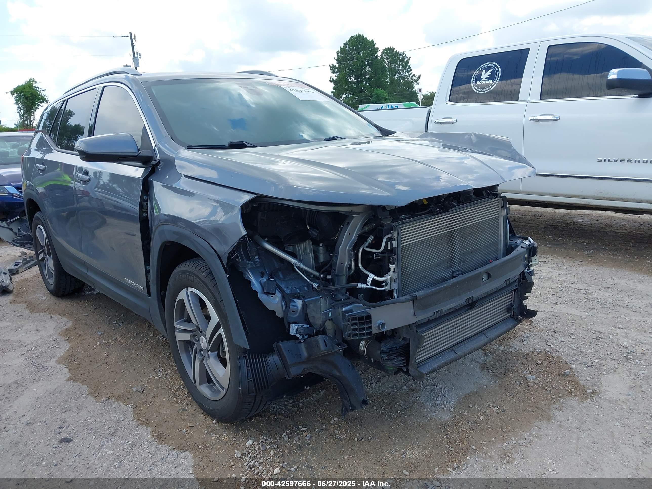 GMC TERRAIN image 6