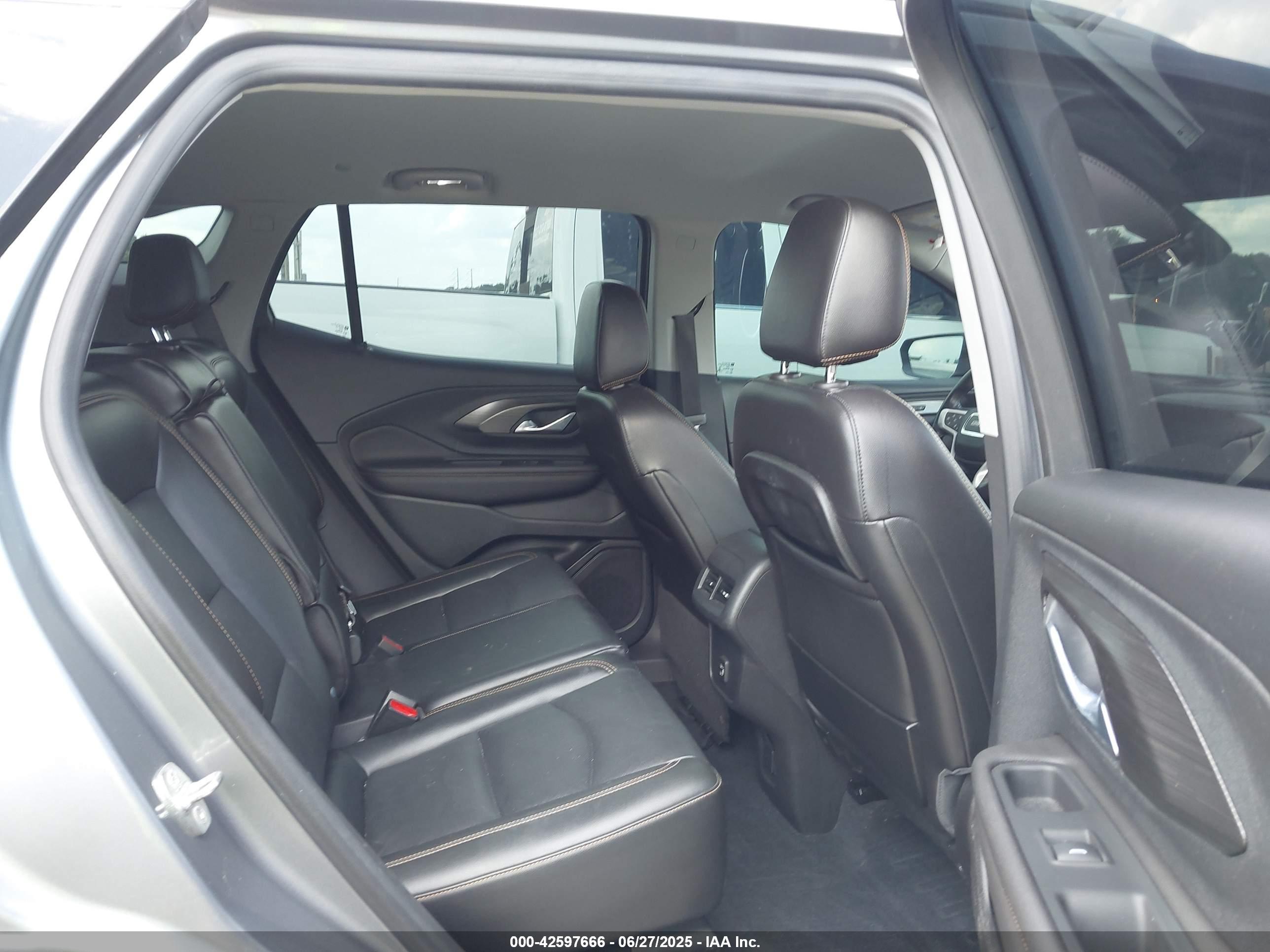 GMC TERRAIN image 8
