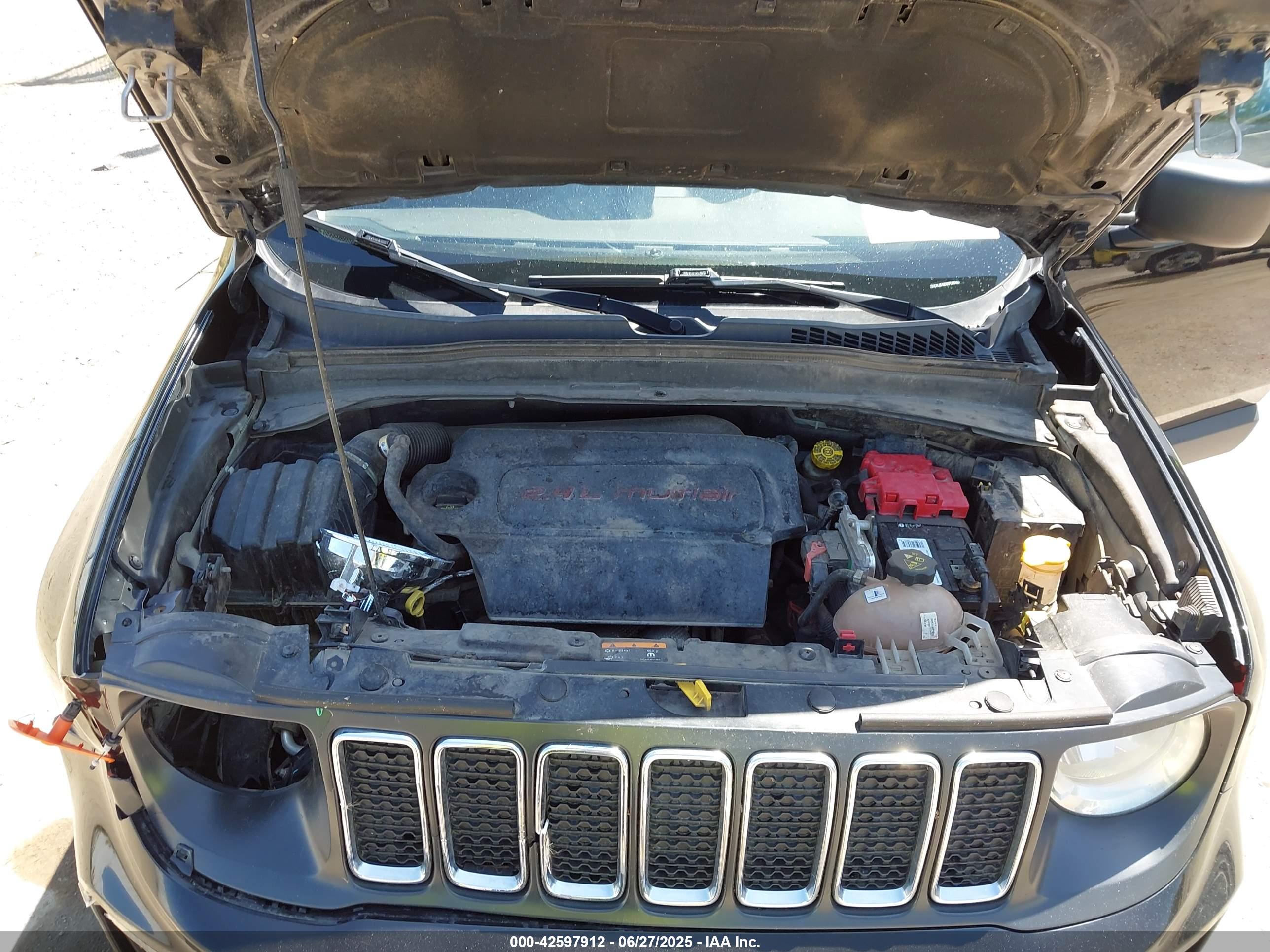 JEEP RENEGADE image 10