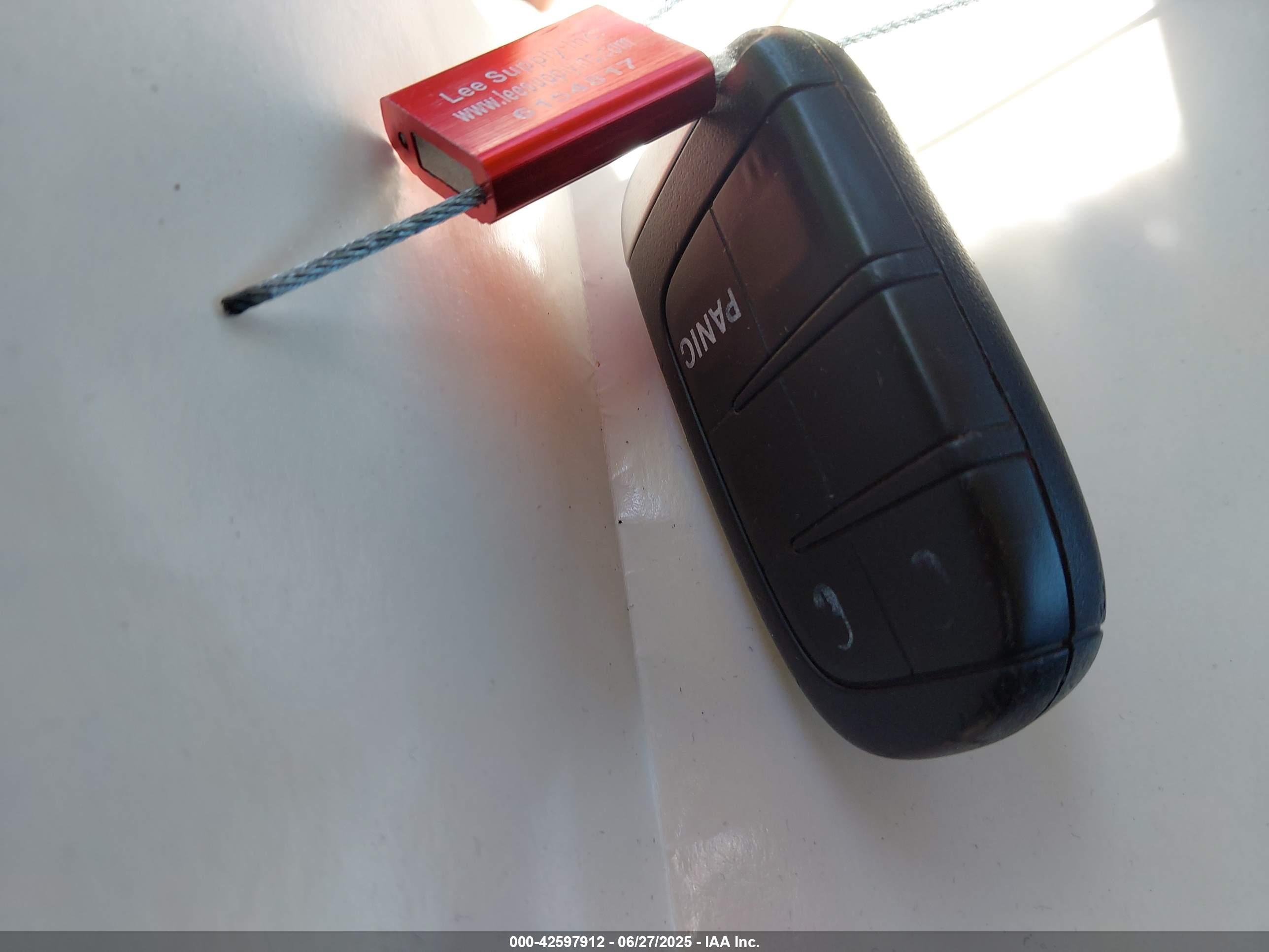 JEEP RENEGADE image 11