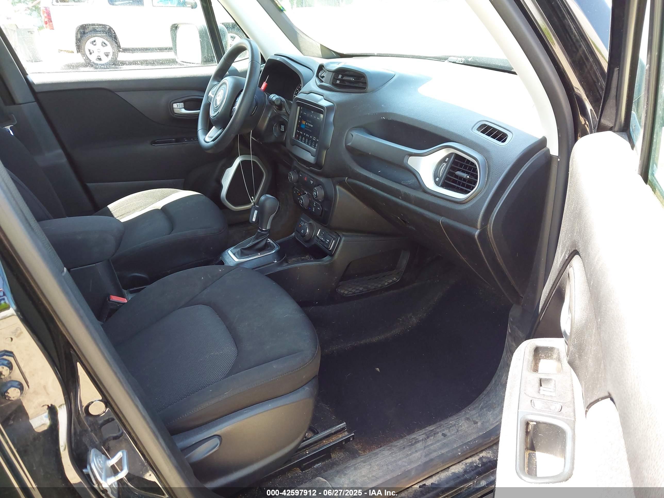 JEEP RENEGADE image 5