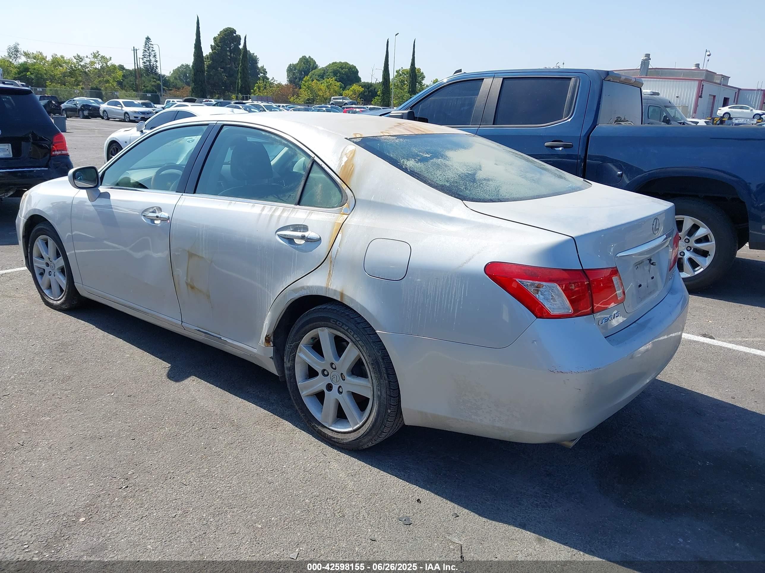 LEXUS ES image 3