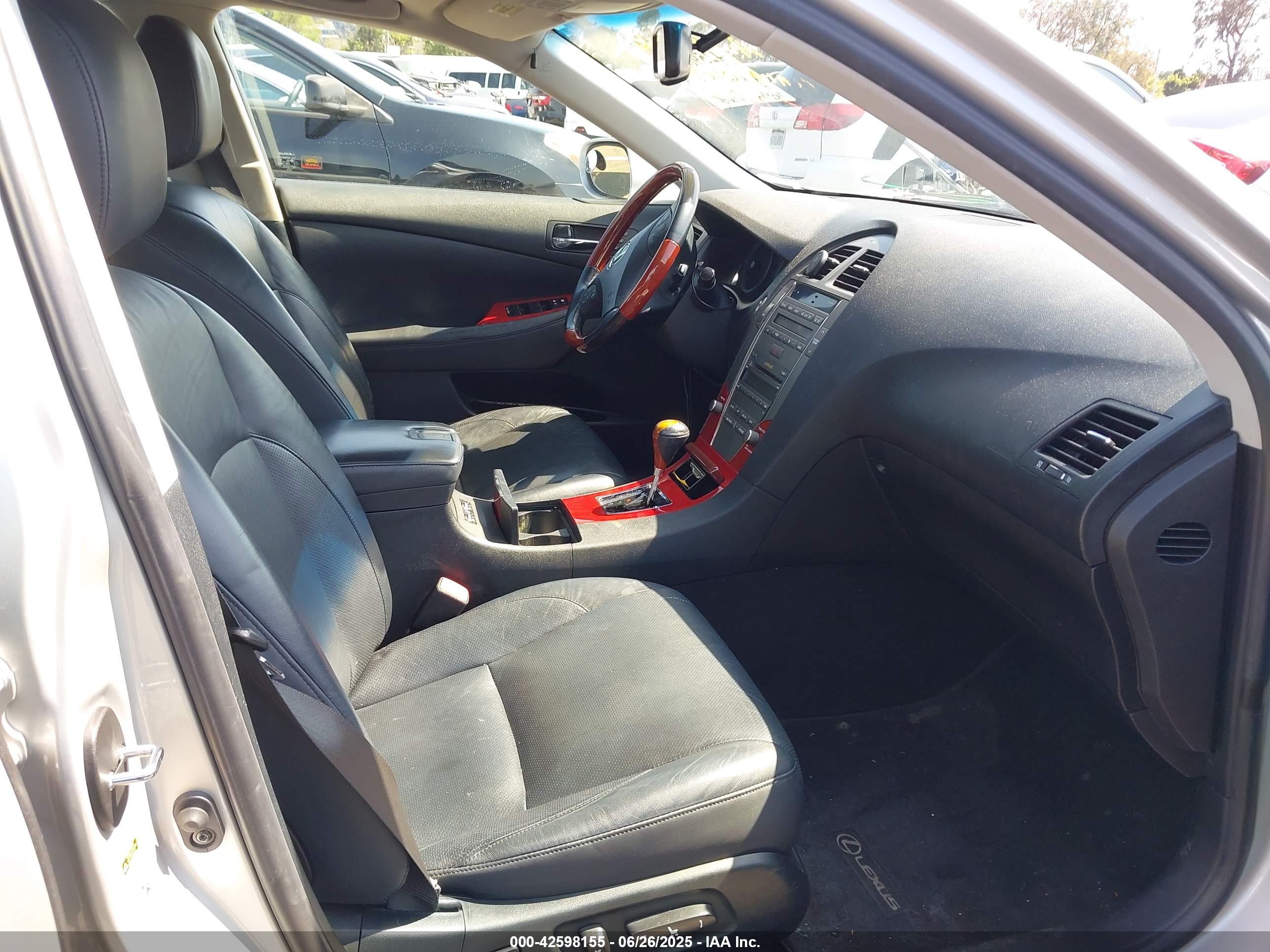 LEXUS ES image 5