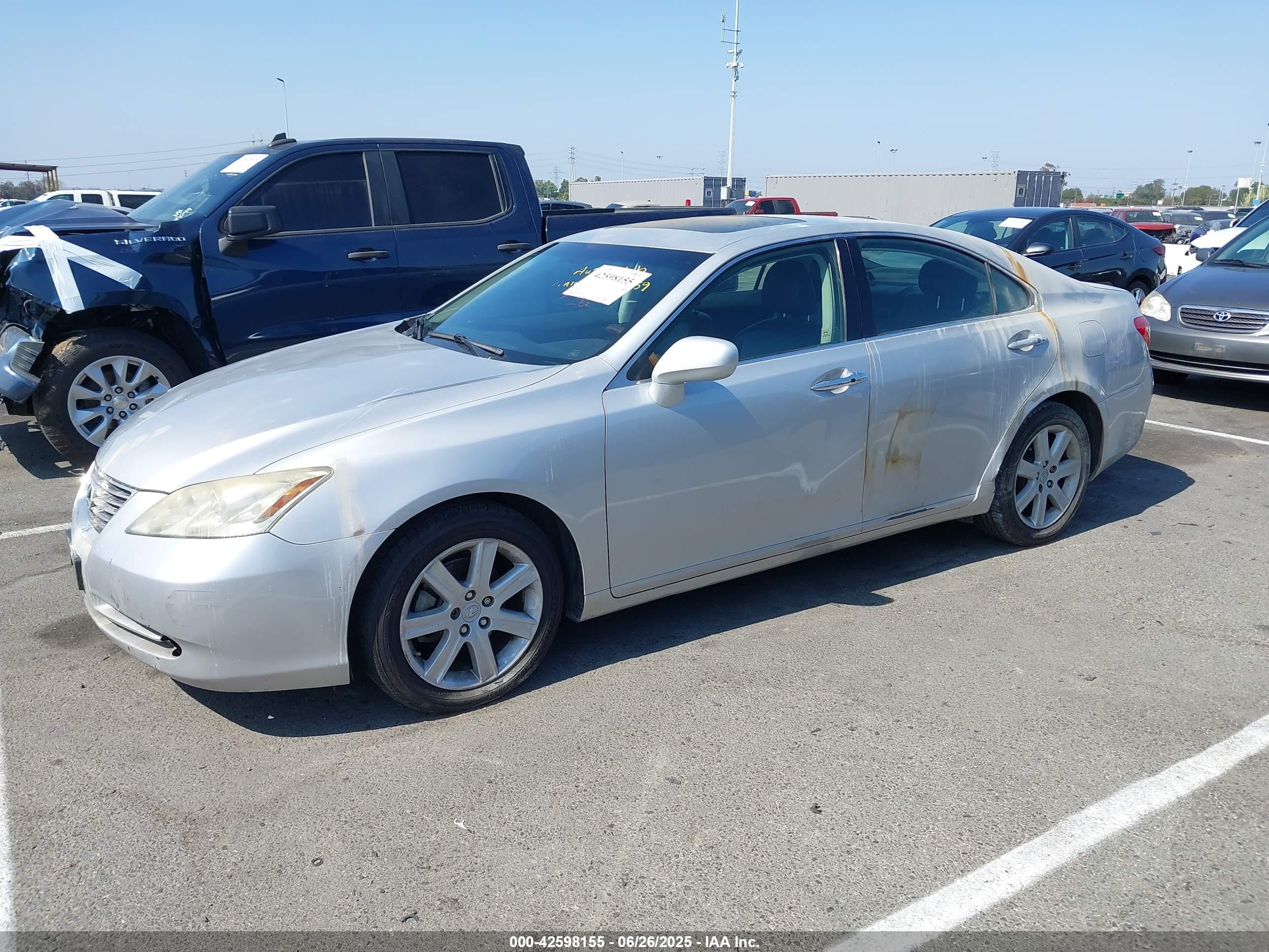 LEXUS ES image 6