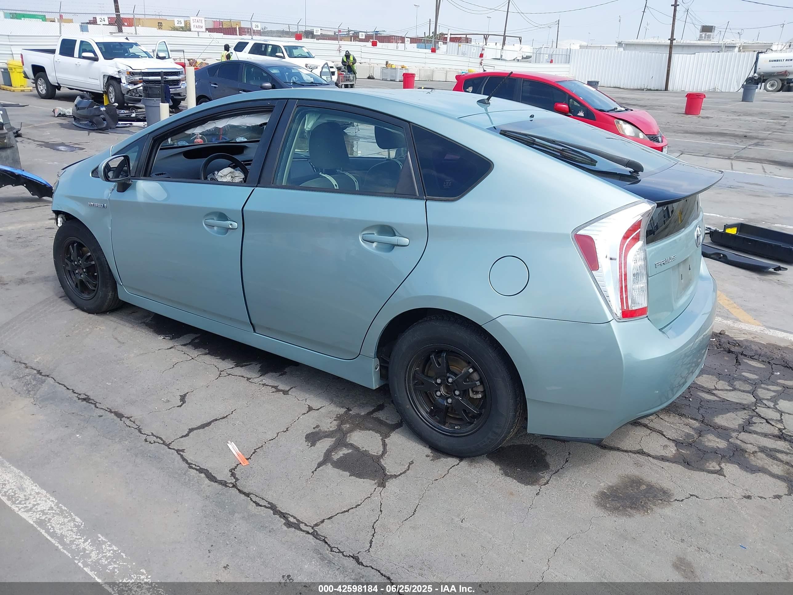 TOYOTA PRIUS image 3