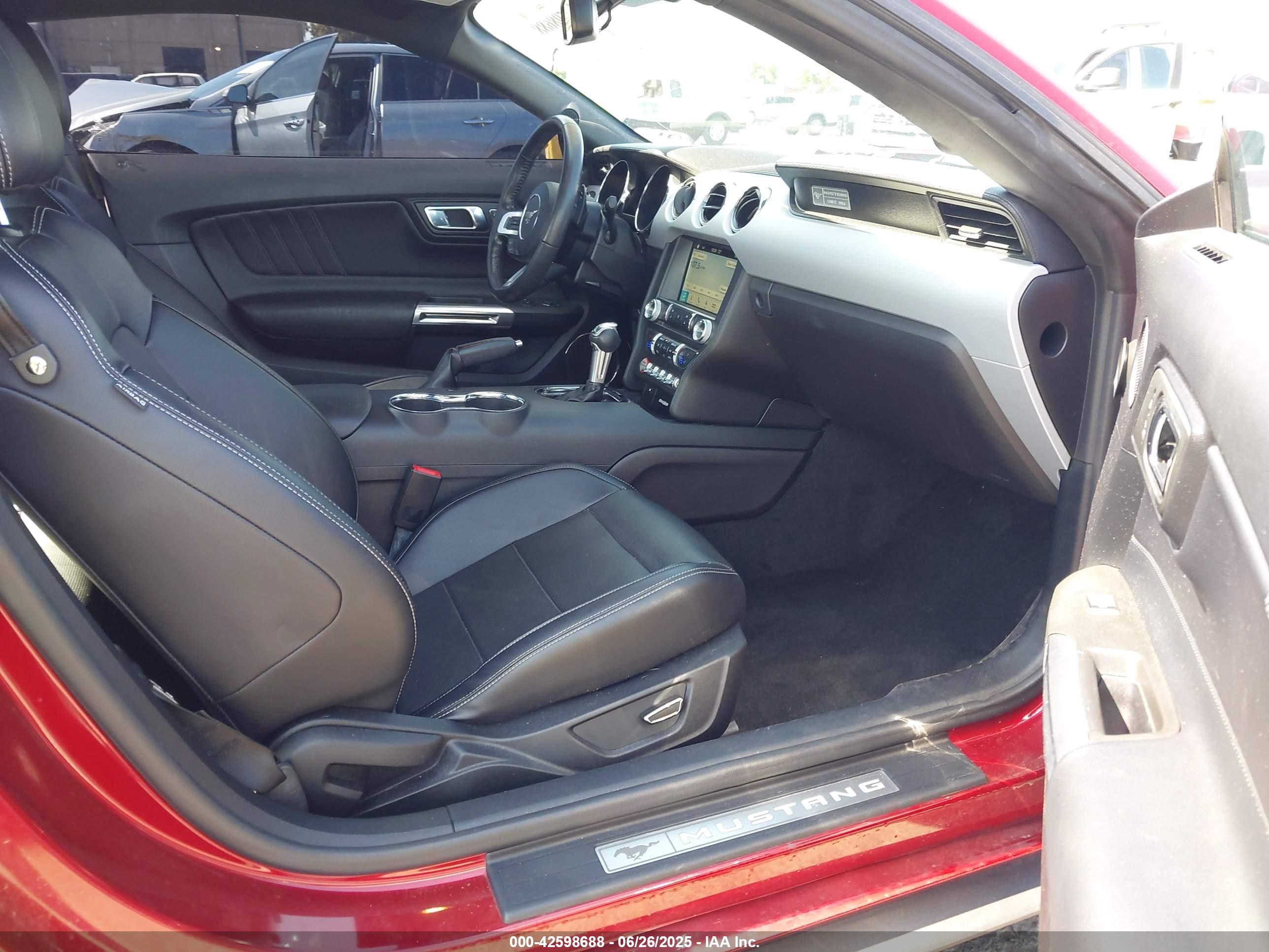 FORD MUSTANG image 5