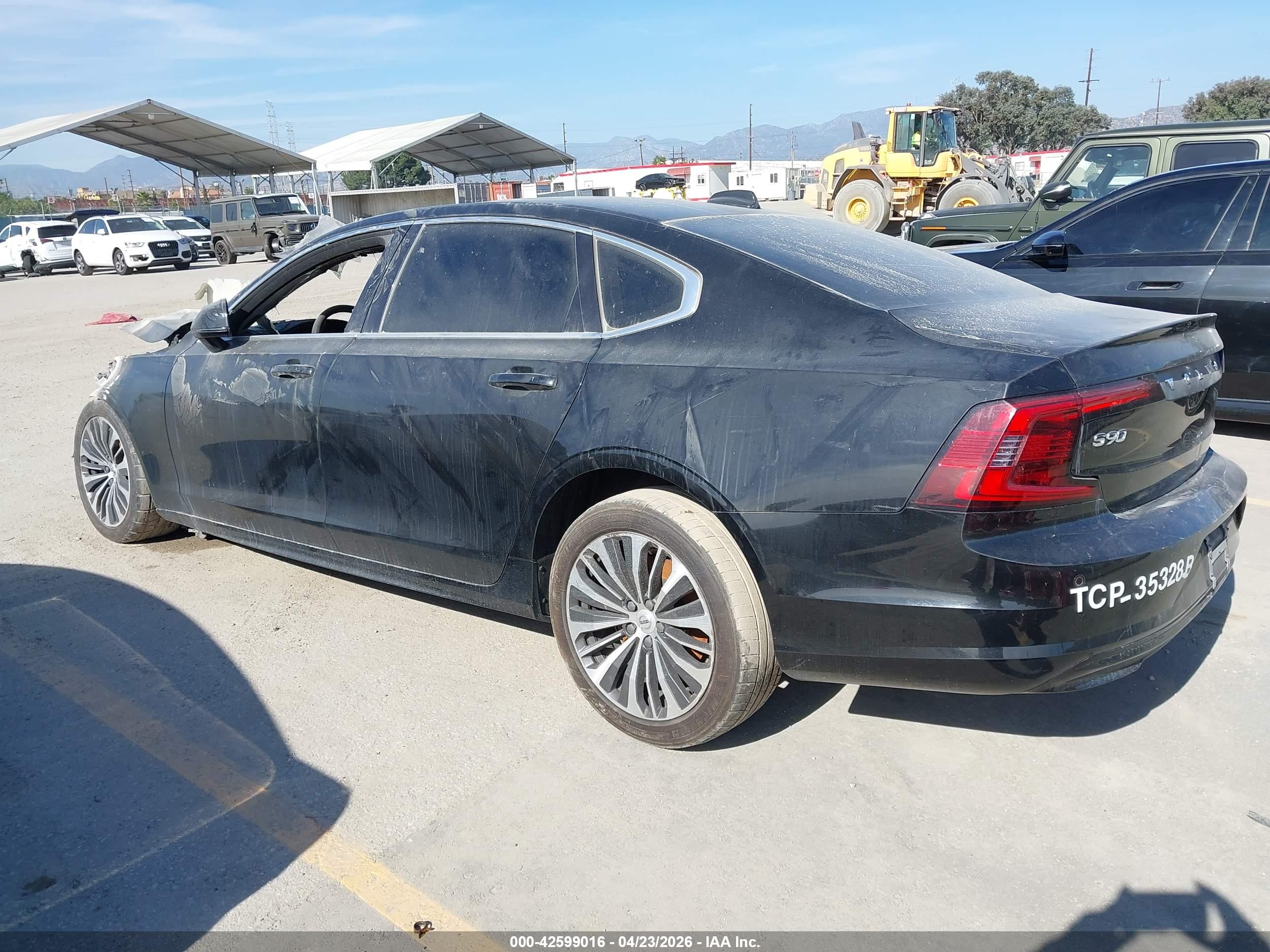 VOLVO S90 image 3