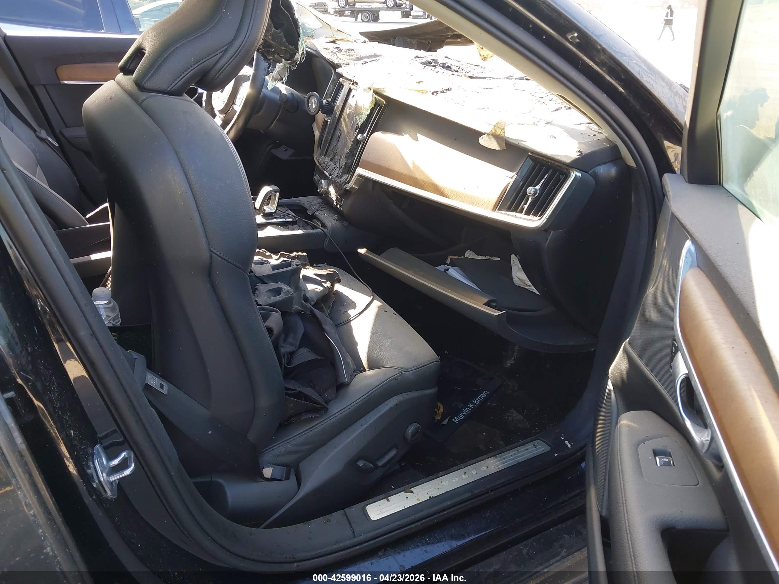 VOLVO S90 image 5