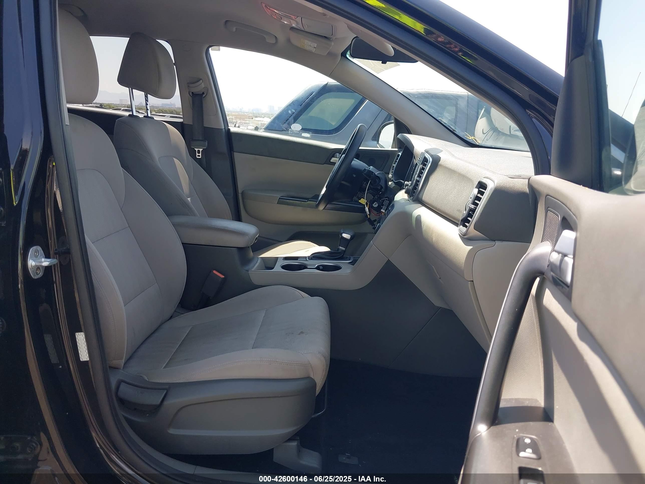 KIA SPORTAGE image 5