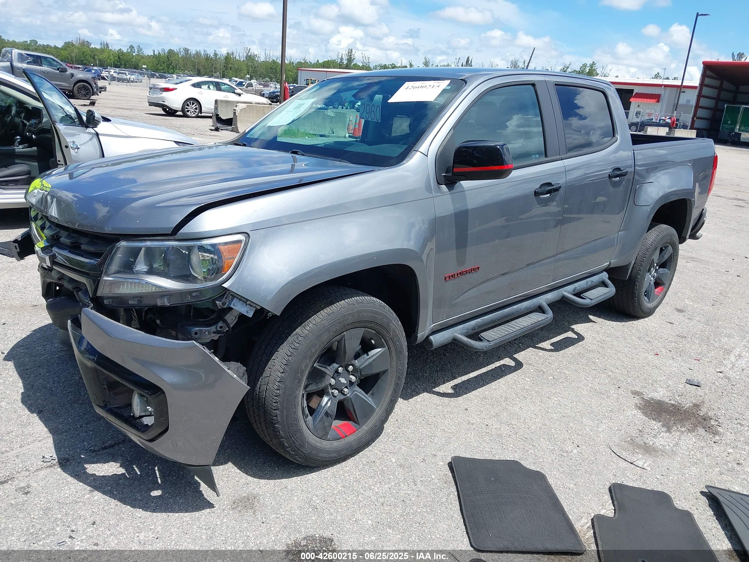 CHEVROLET COLORADO image 2