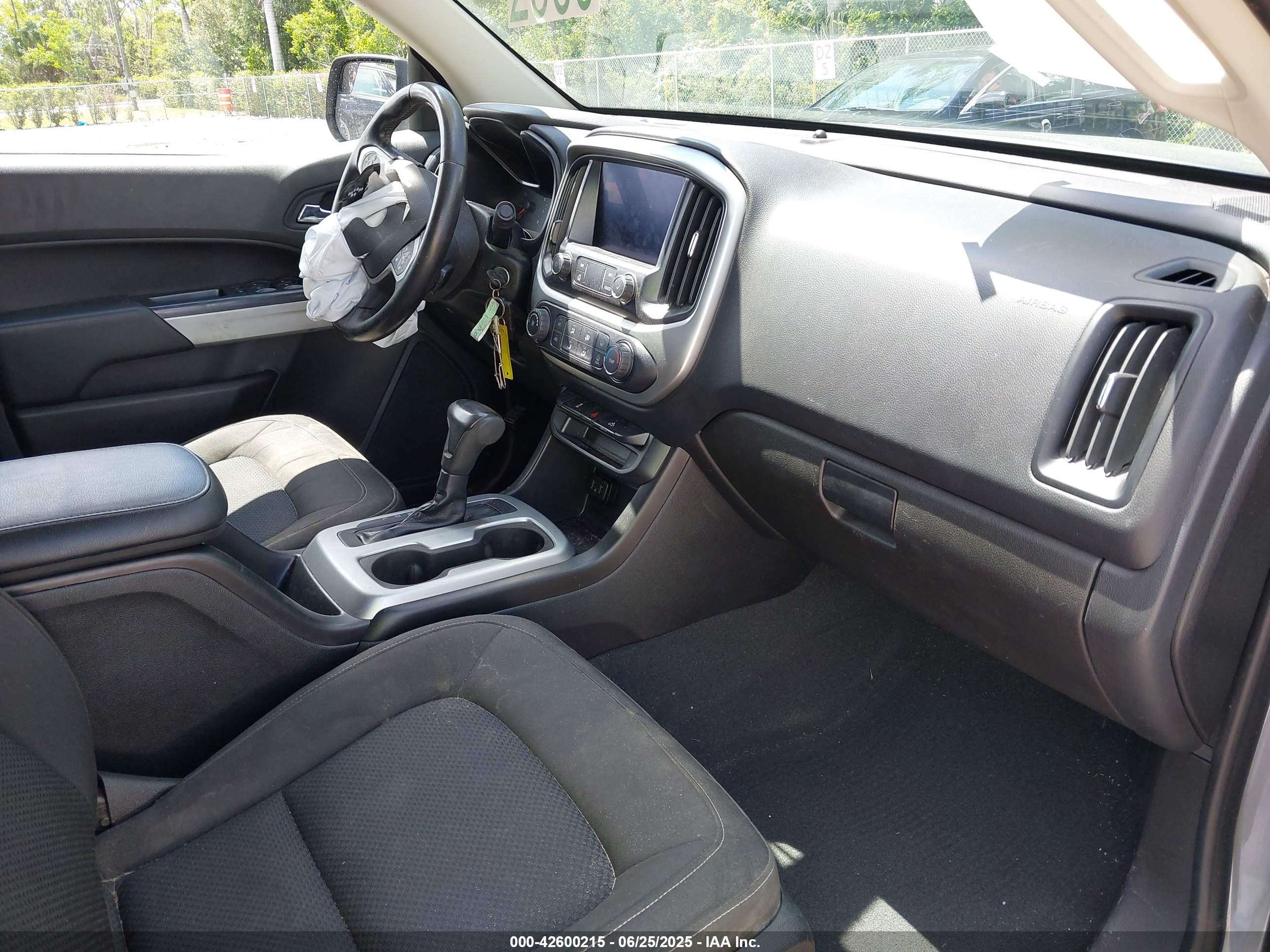 CHEVROLET COLORADO image 5