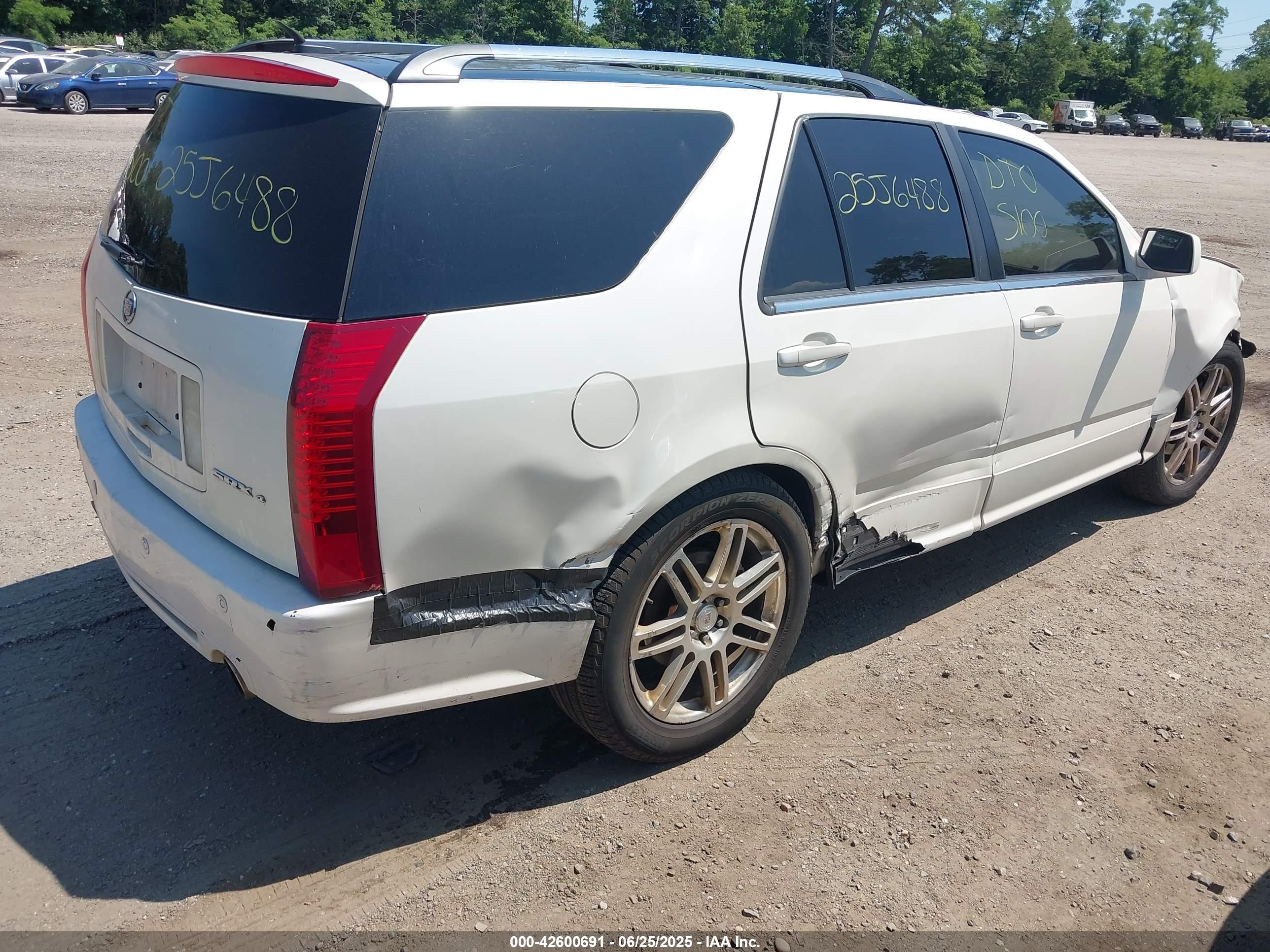 CADILLAC SRX image 4