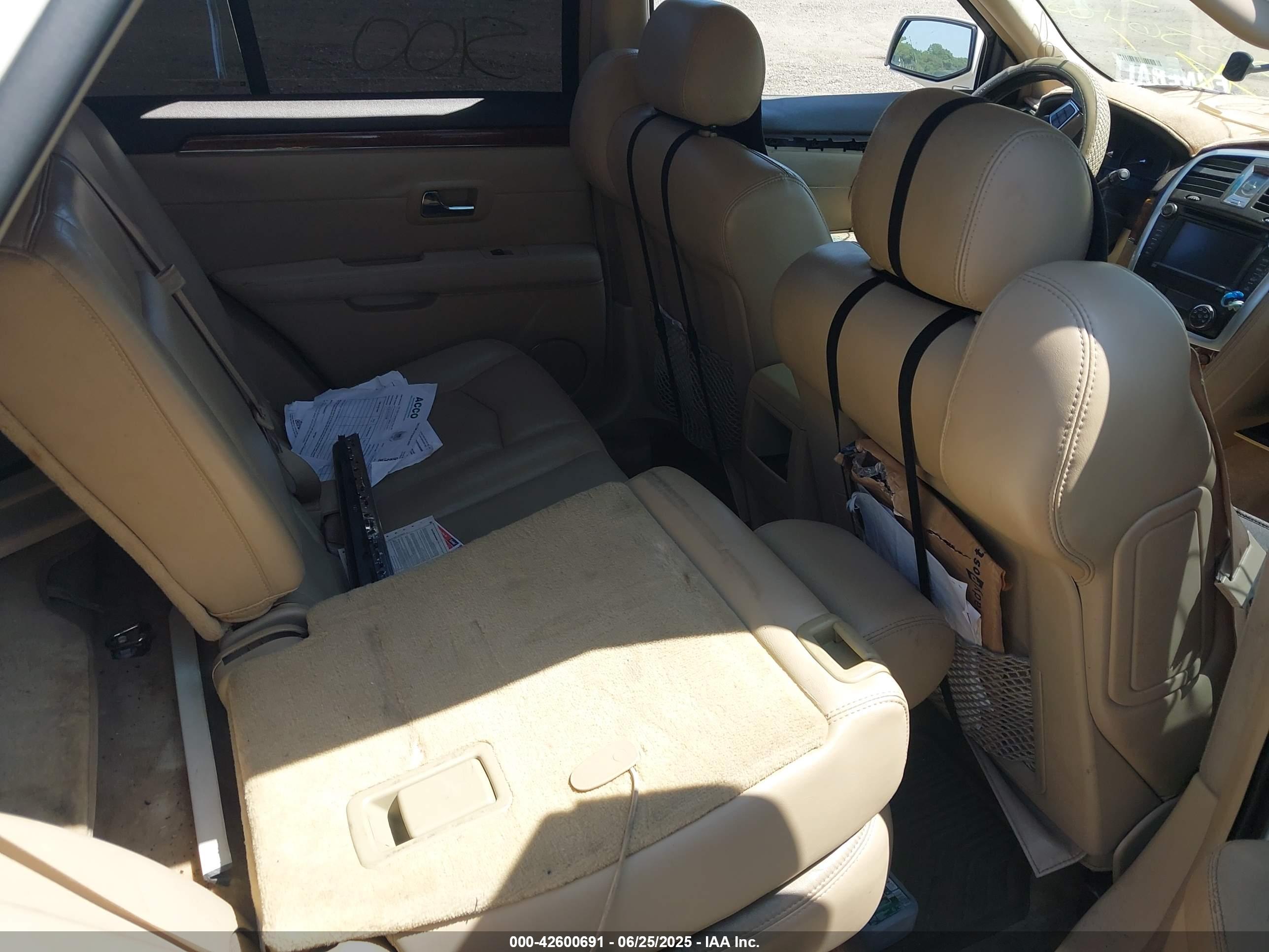 CADILLAC SRX image 8