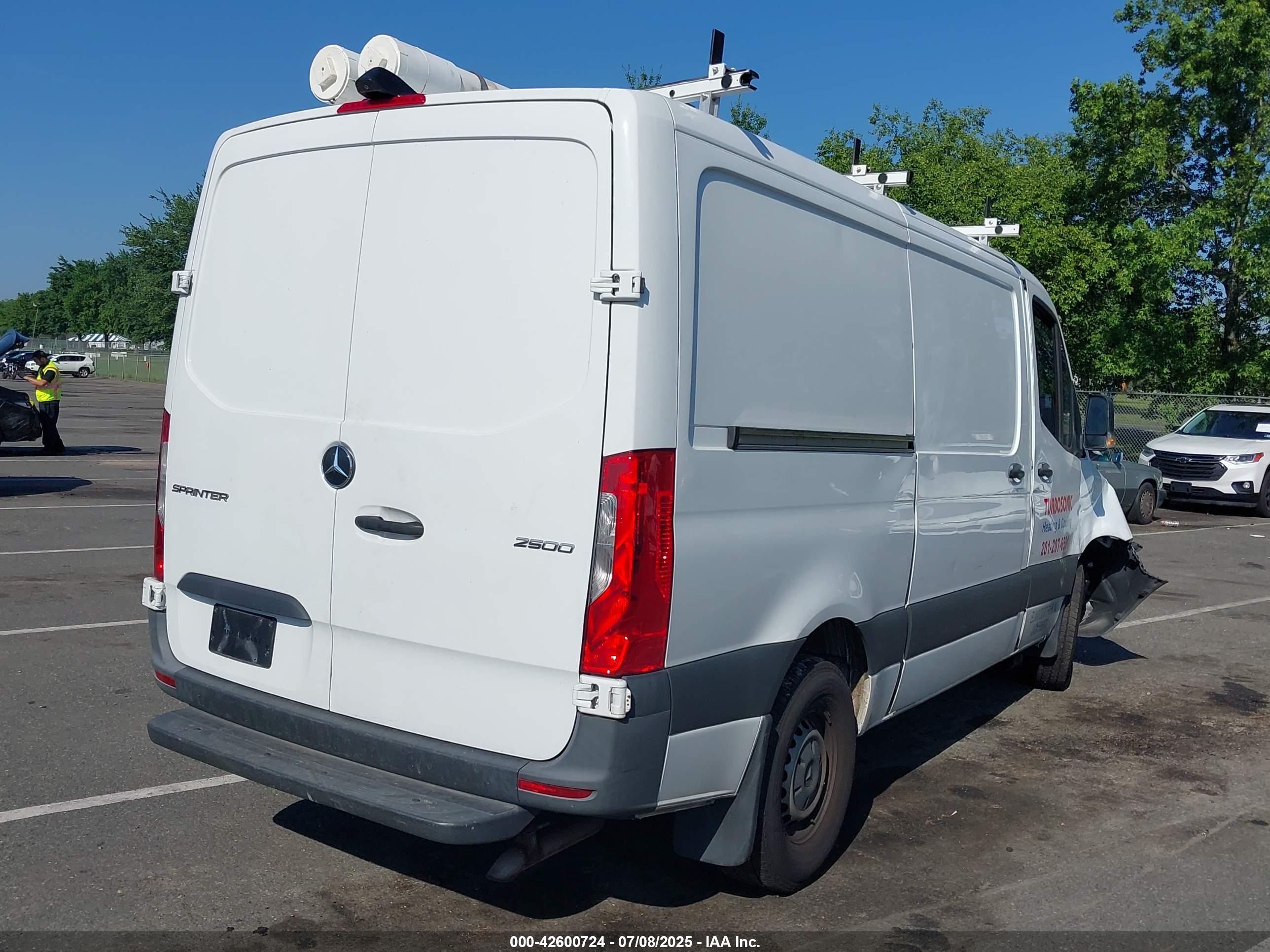 MERCEDES-BENZ SPRINTER image 4