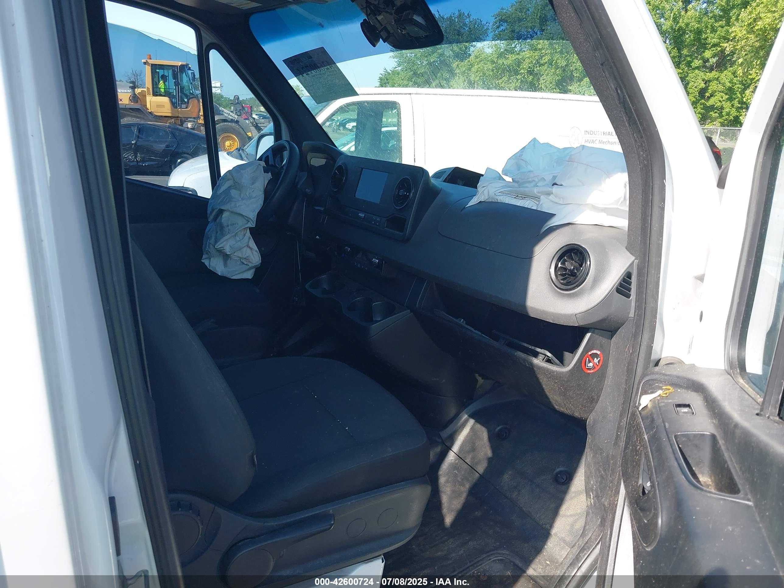 MERCEDES-BENZ SPRINTER image 5