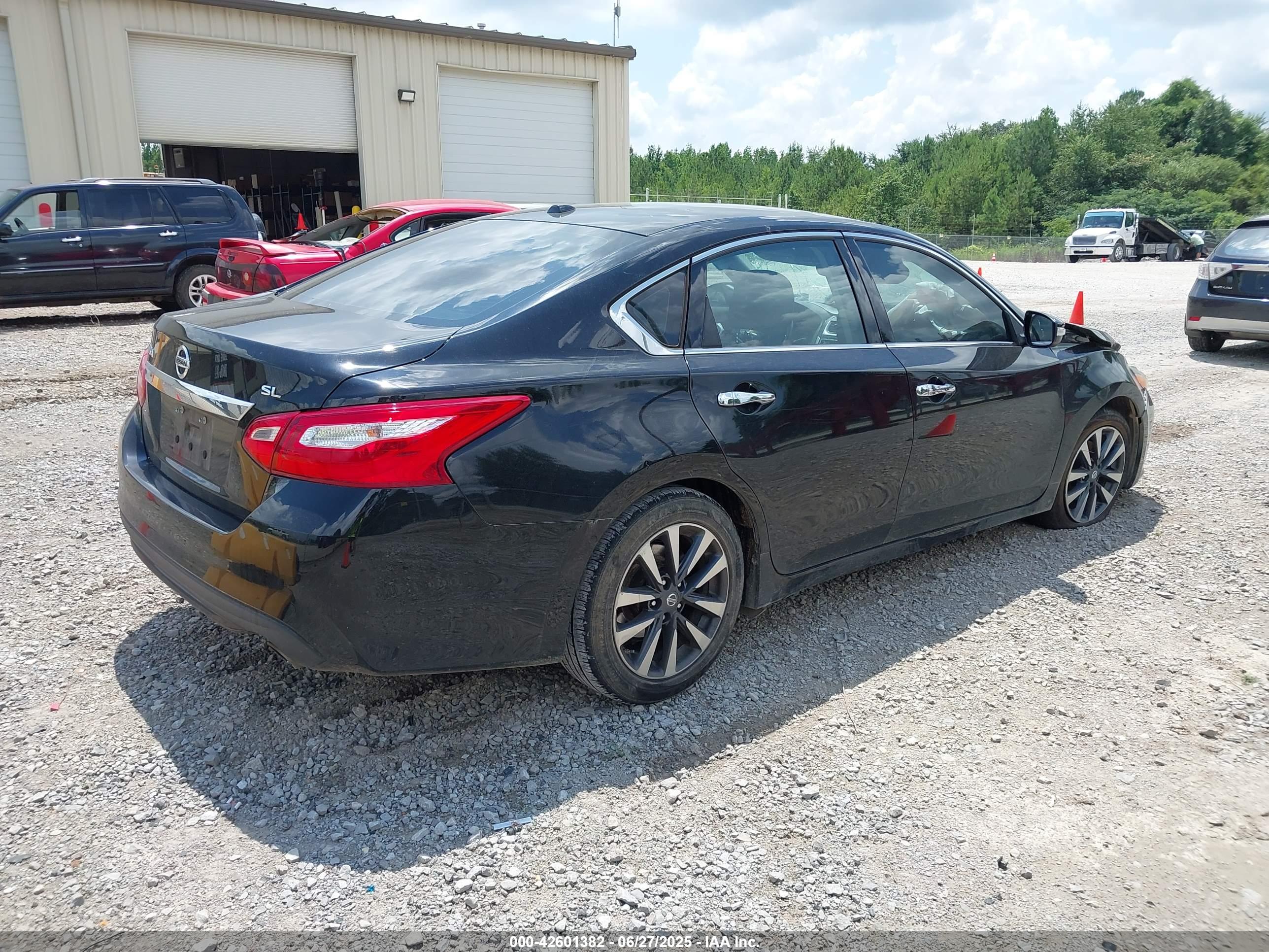 NISSAN ALTIMA image 4