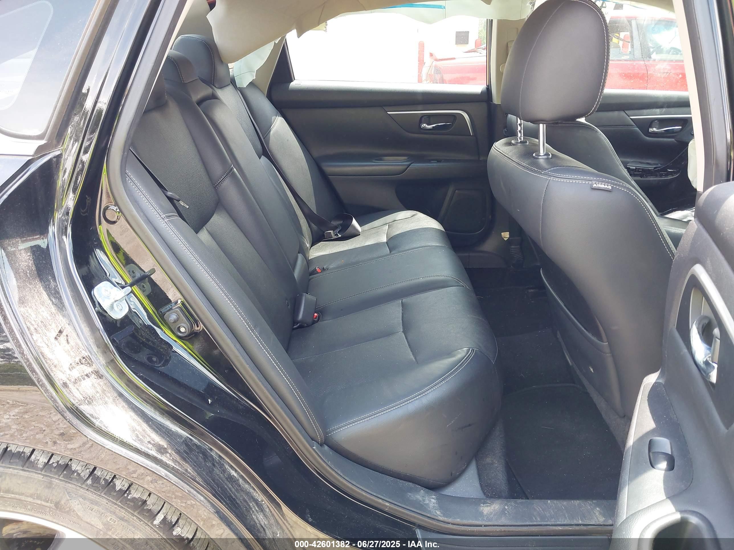 NISSAN ALTIMA image 8