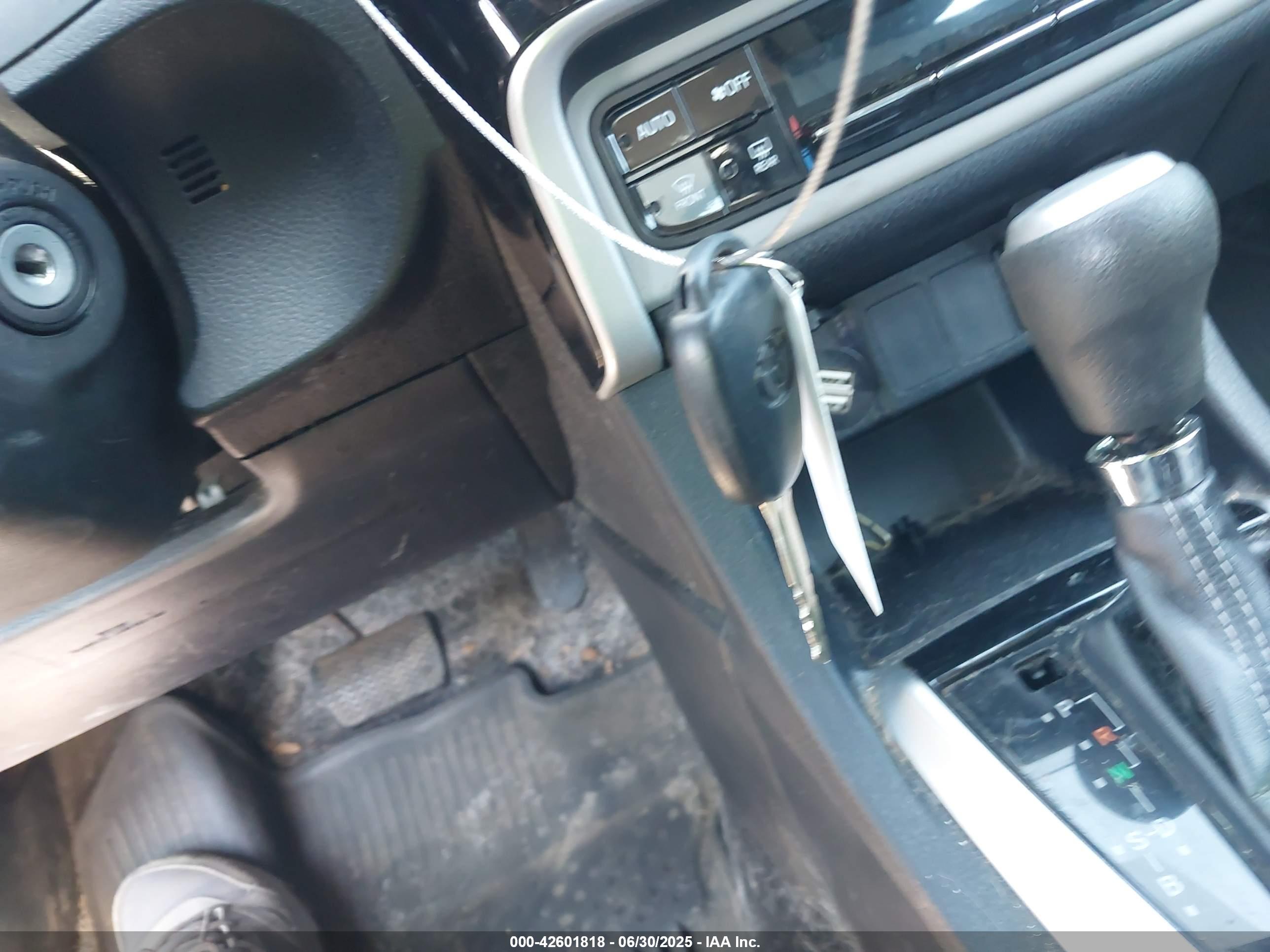 TOYOTA COROLLA image 11