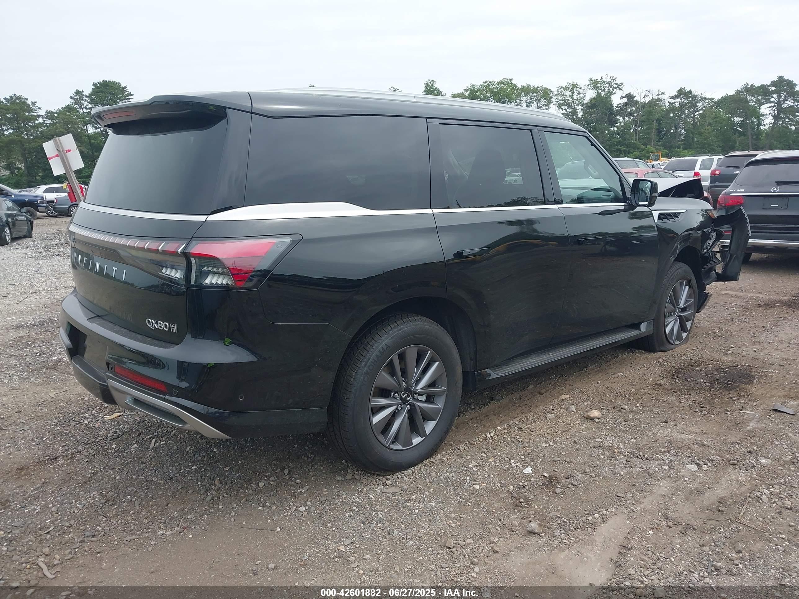 INFINITI QX80 image 4