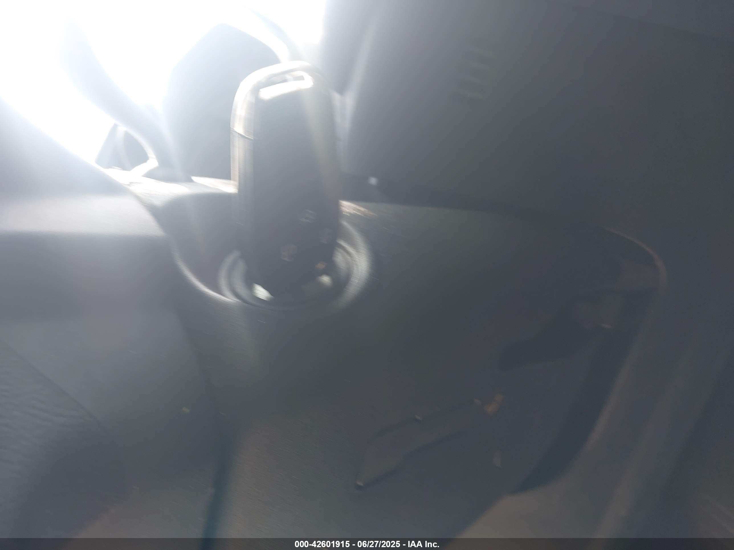 FORD FUSION image 11