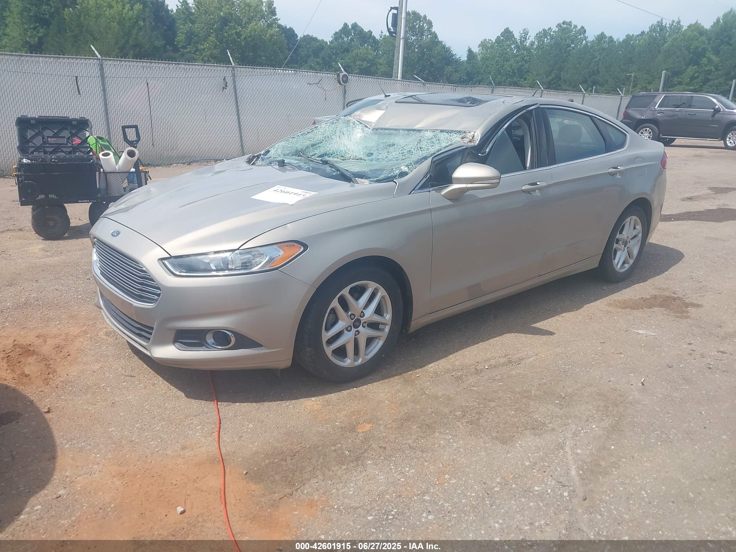FORD FUSION image 2