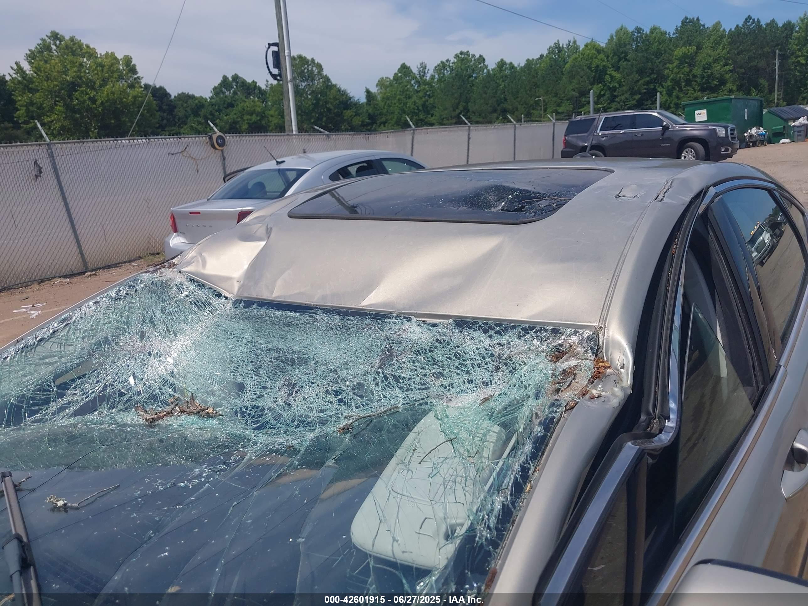 FORD FUSION image 6