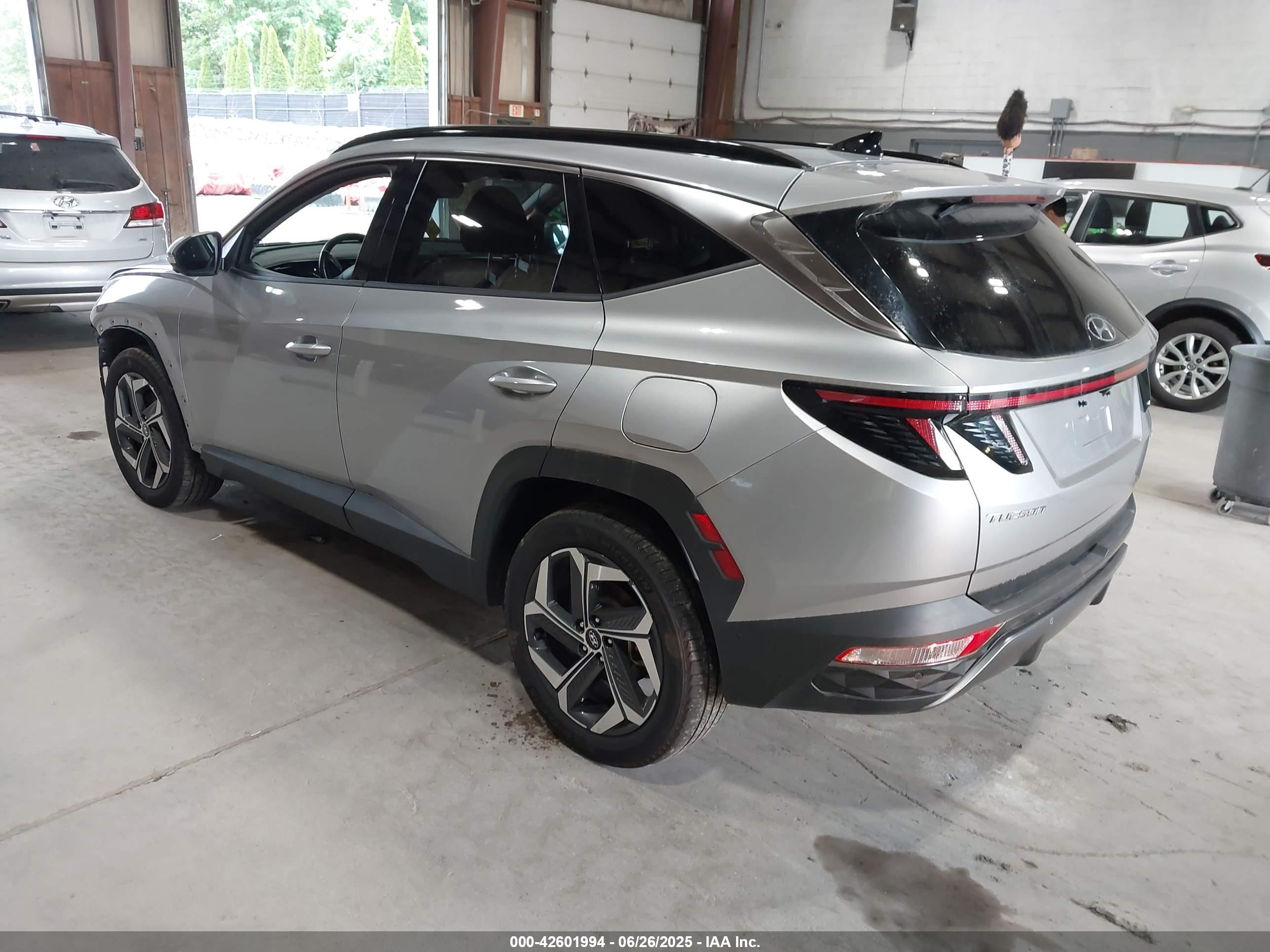 HYUNDAI TUCSON image 3