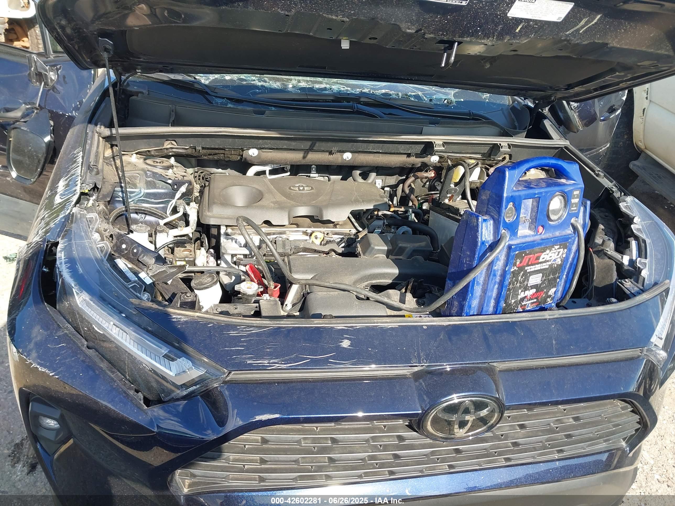TOYOTA RAV4 image 10