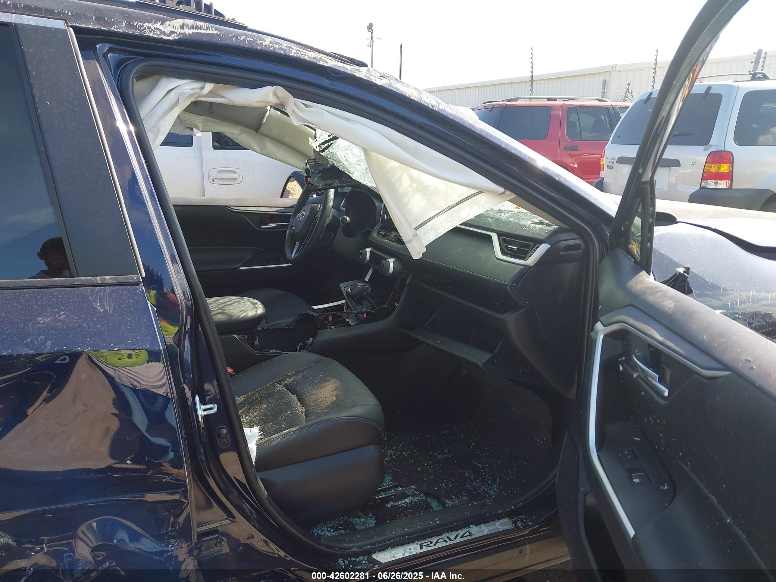 TOYOTA RAV4 image 5