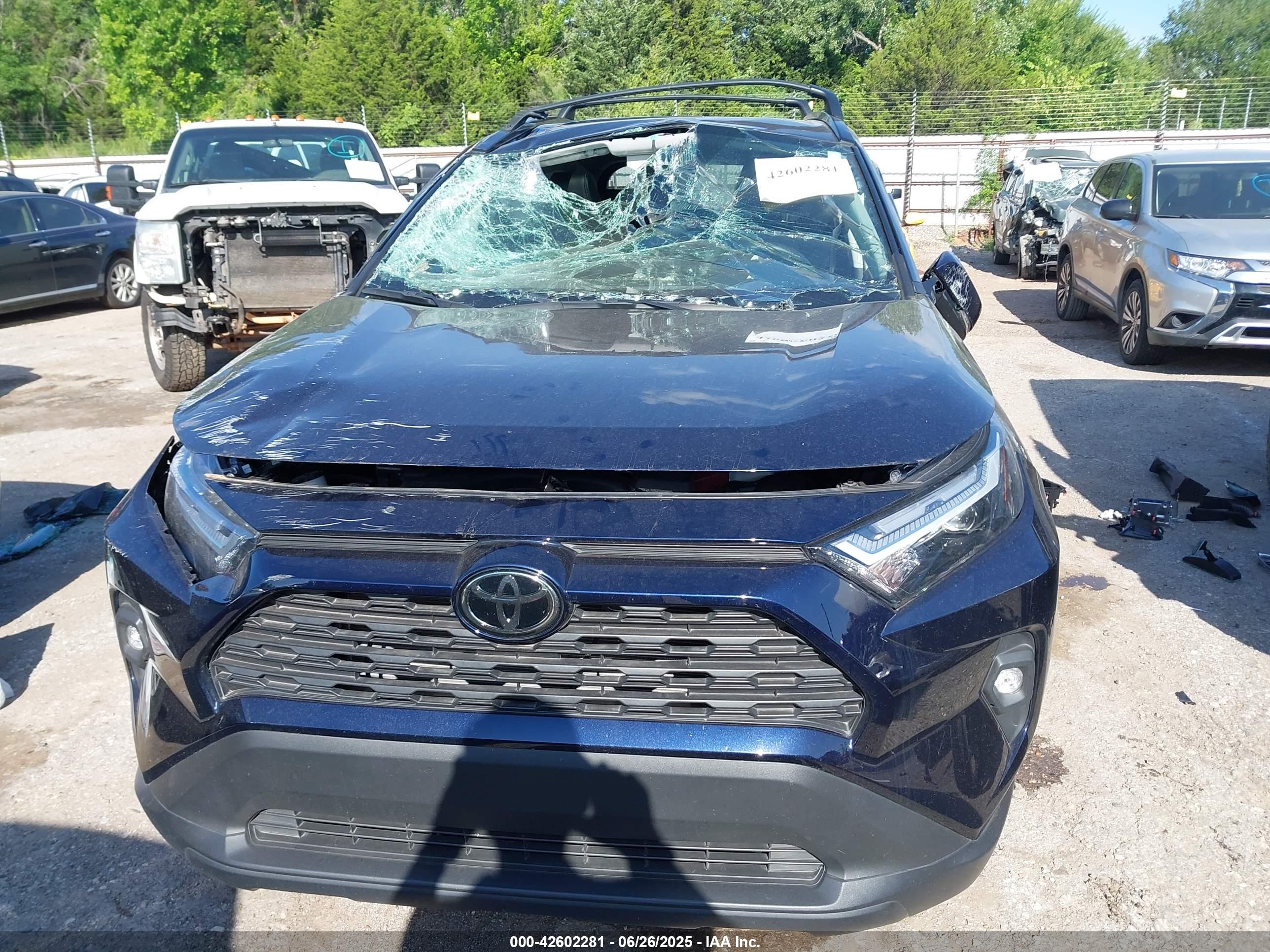 TOYOTA RAV4 image 6