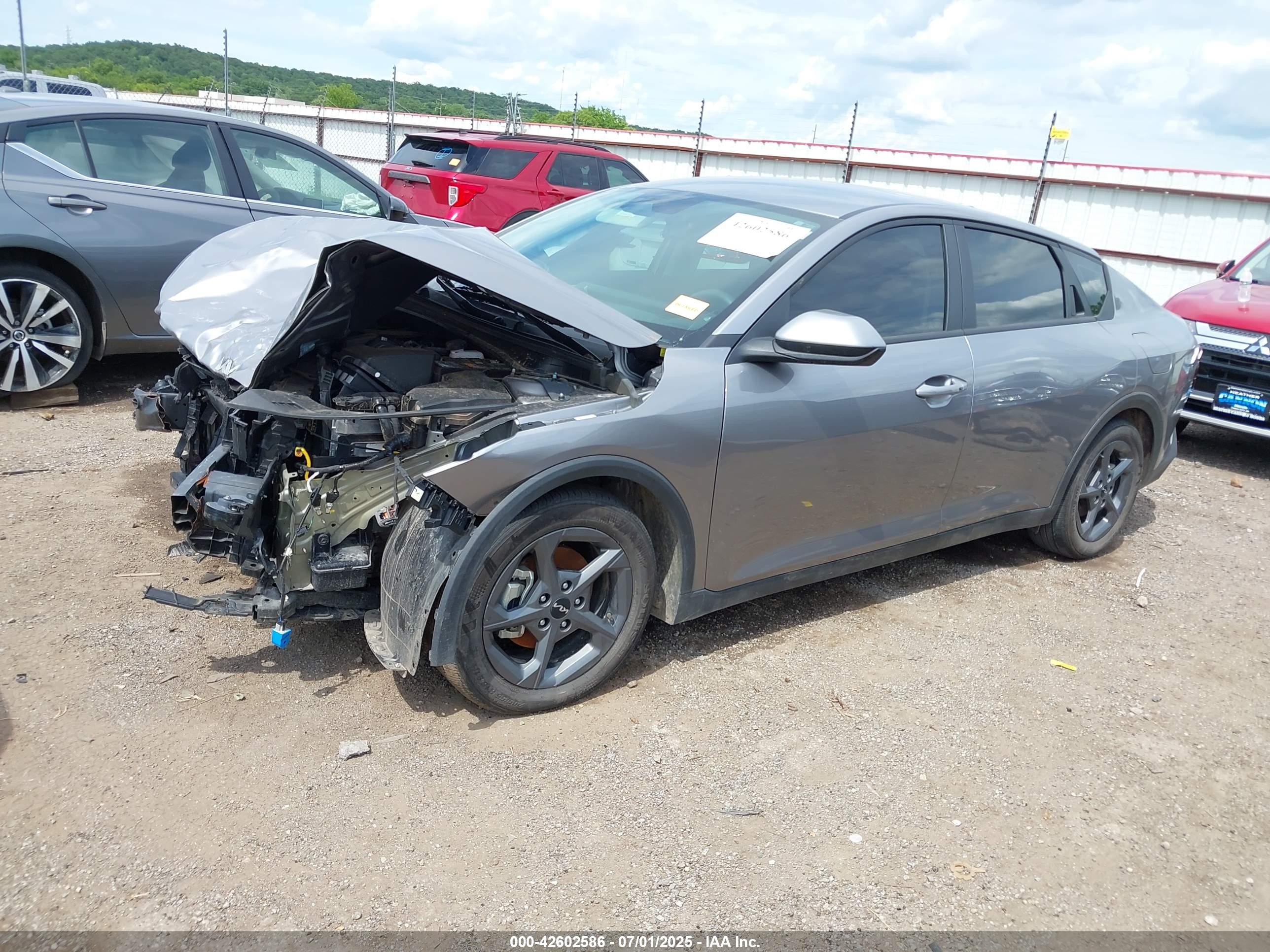 KIA K4 image 2