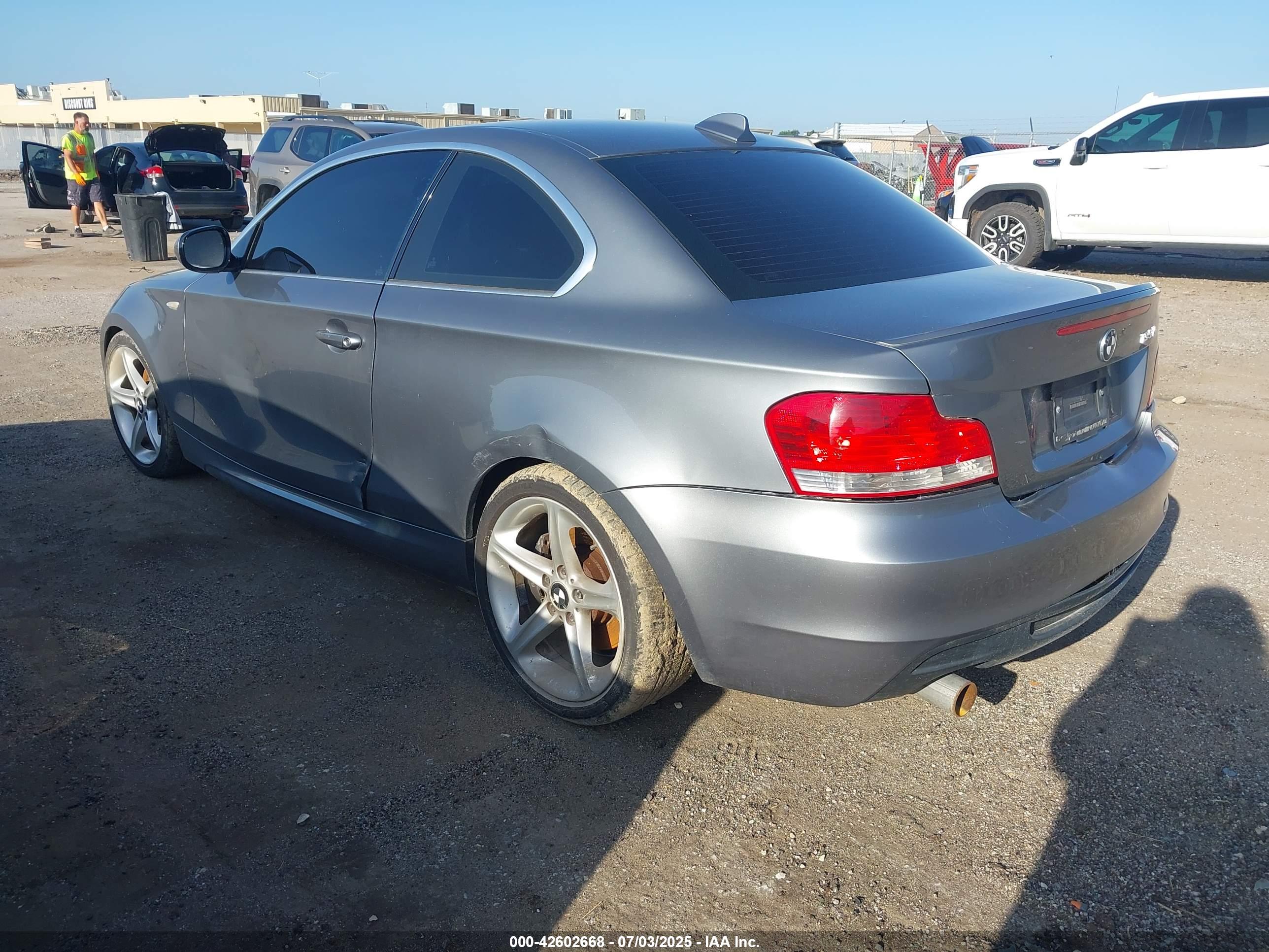 BMW 135I image 3